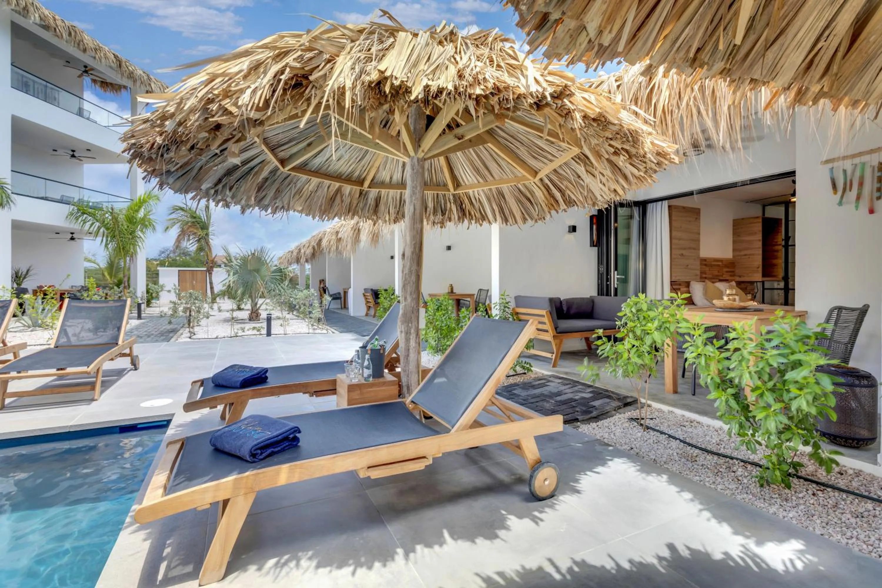 Pool view in Belnem House Bonaire