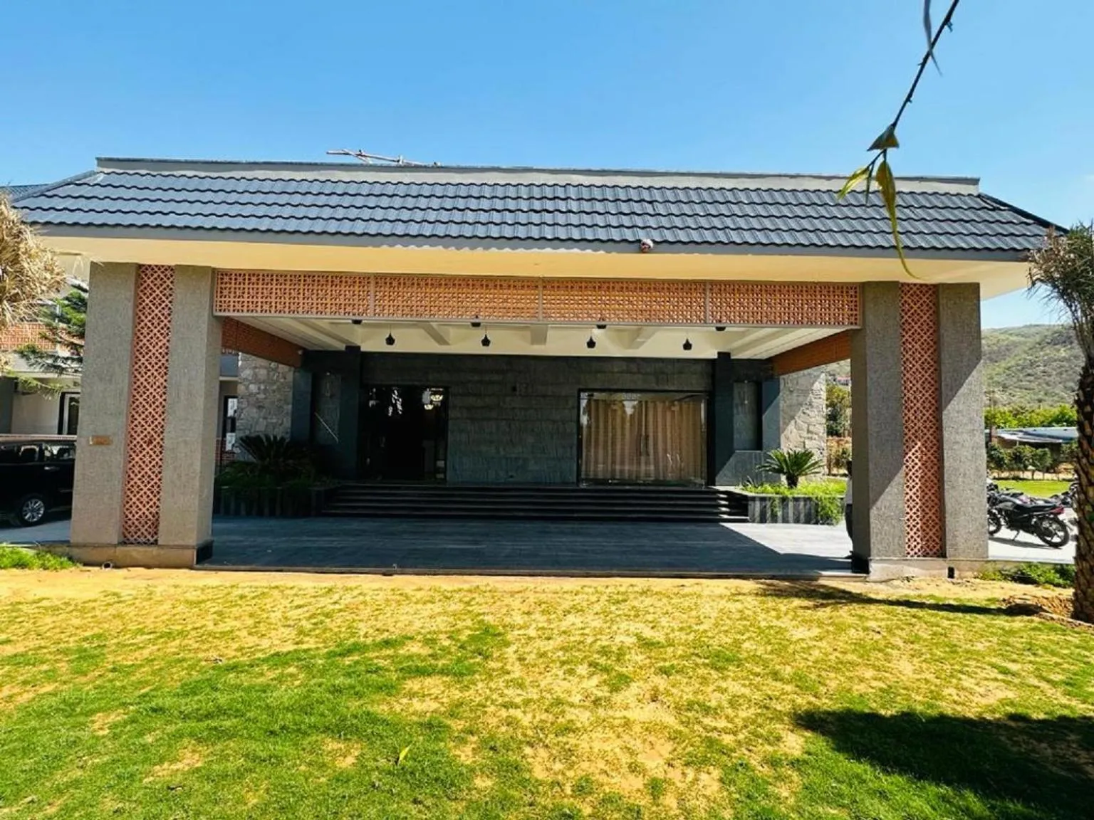 Property building in Nature Retreat Resorts- Life in Nature