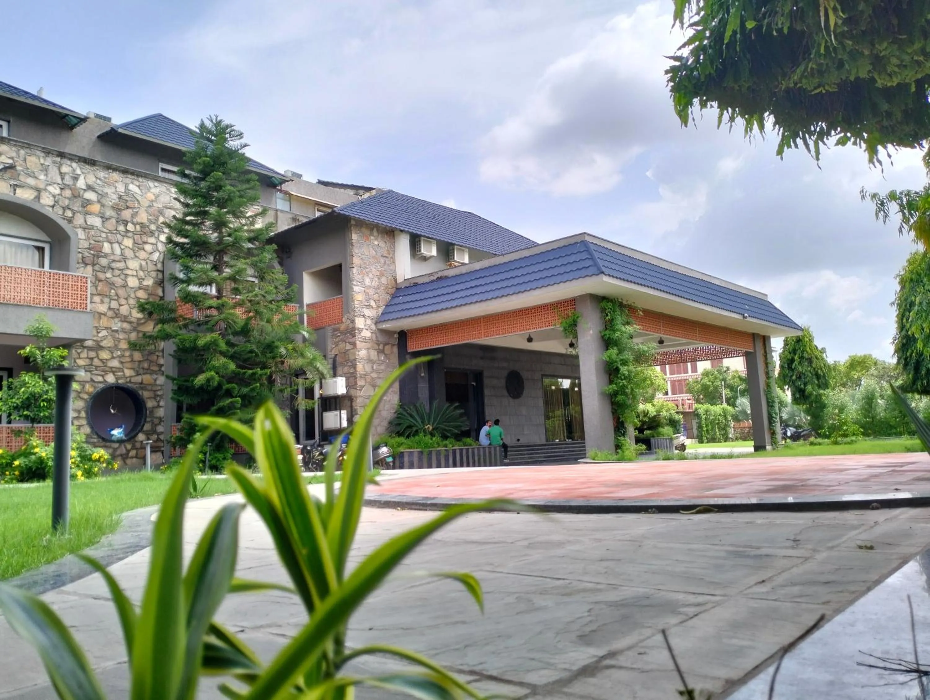 Property building in Nature Retreat Resorts- Life in Nature