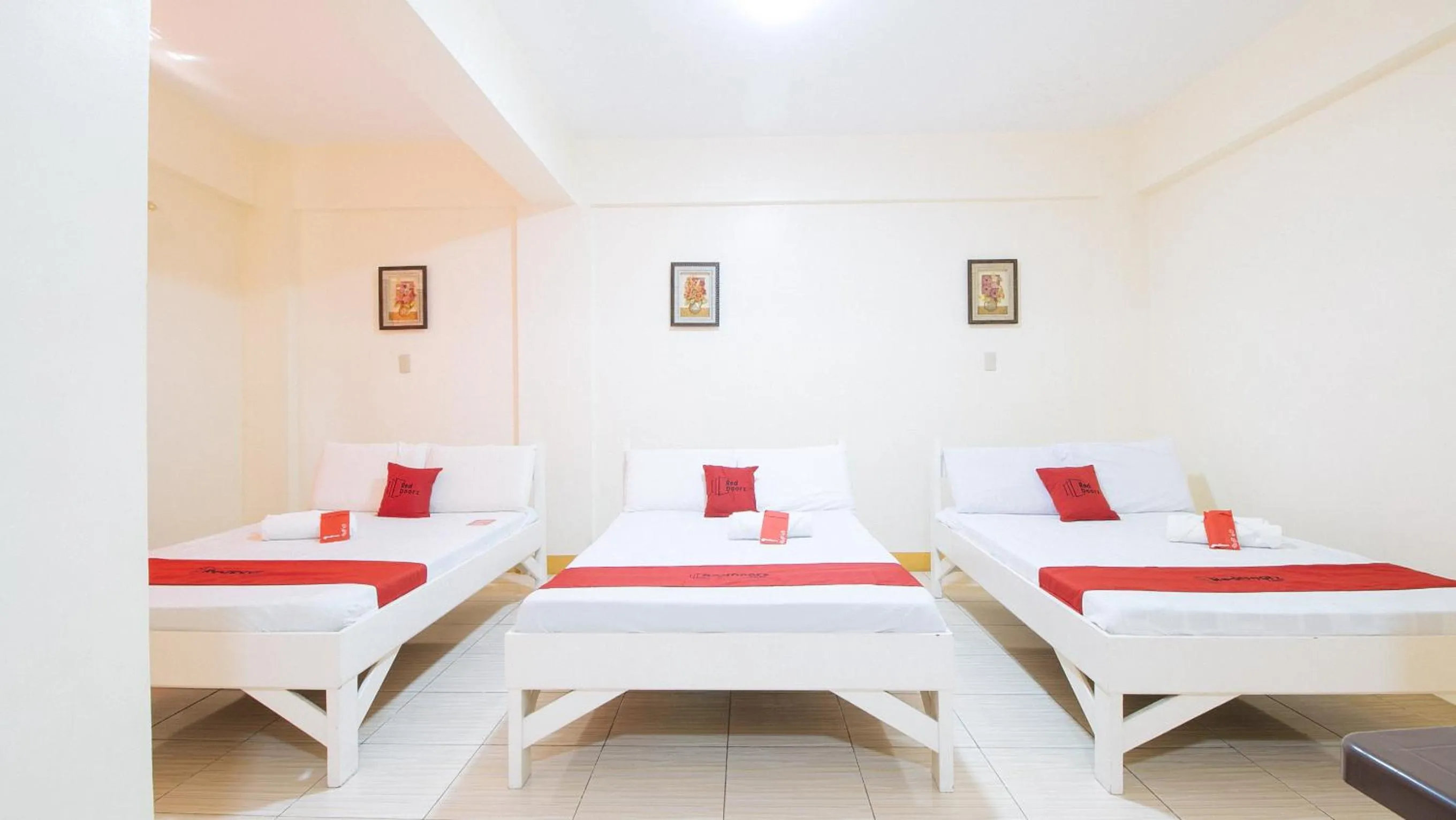 Bed in RedDoorz @ Golden Skye Hotel Guagua