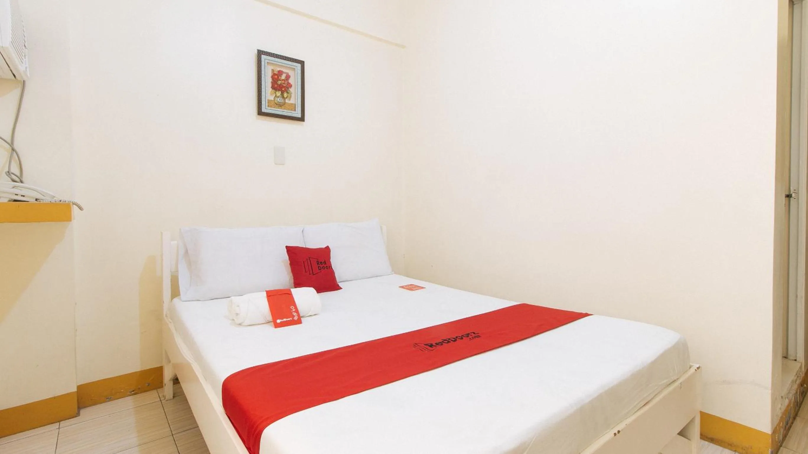 Bed in RedDoorz @ Golden Skye Hotel Guagua