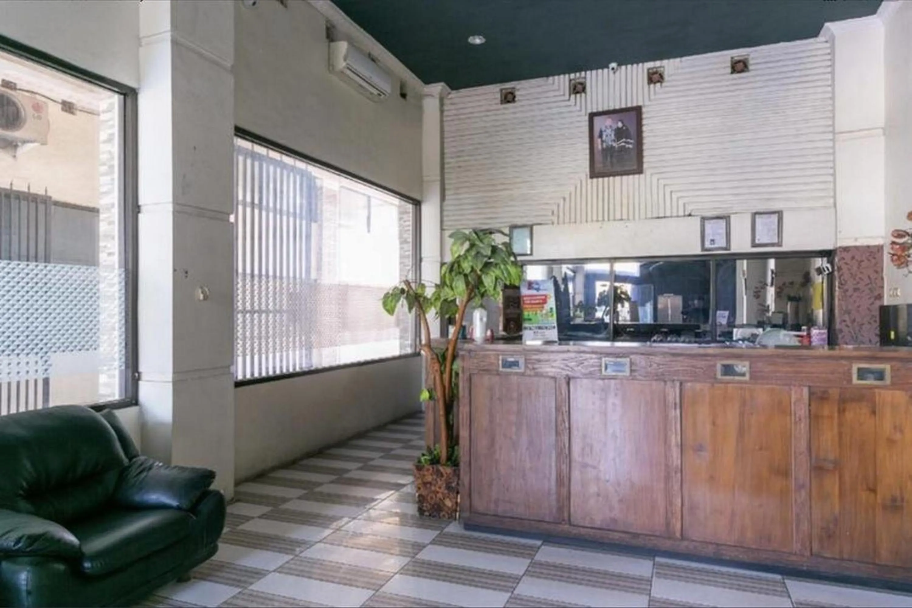 Lobby or reception in Urbanview Hotel Kanca Banjarmasin by RedDoorz