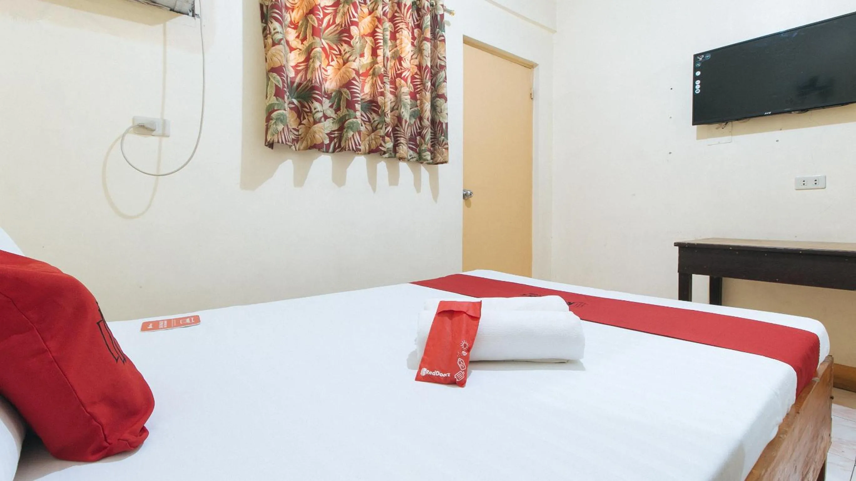 Bed in RedDoorz @ Golden Victory Hotel Mabalacat Pampanga