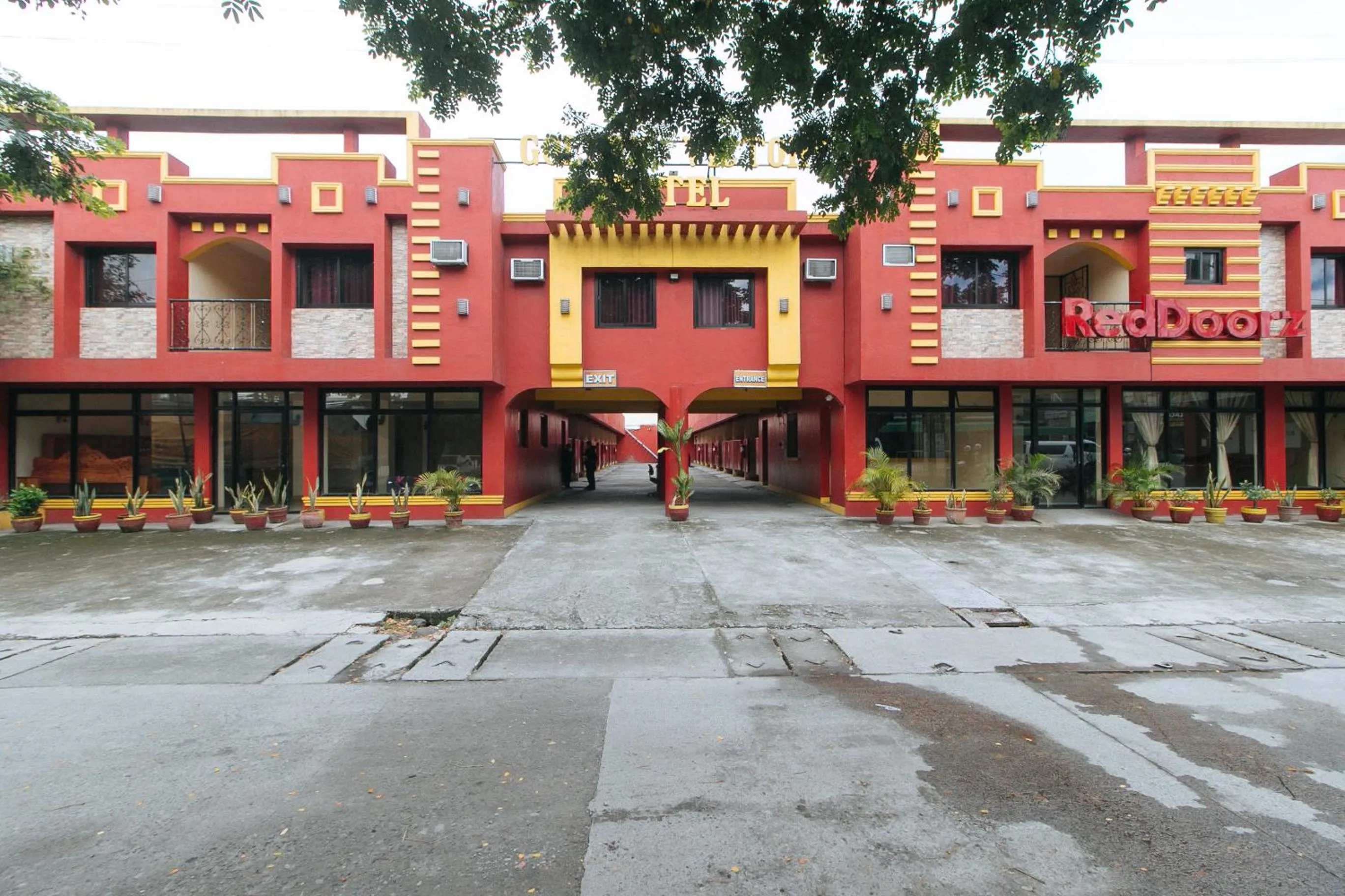 Property building in RedDoorz @ Golden Victory Hotel Mabalacat Pampanga
