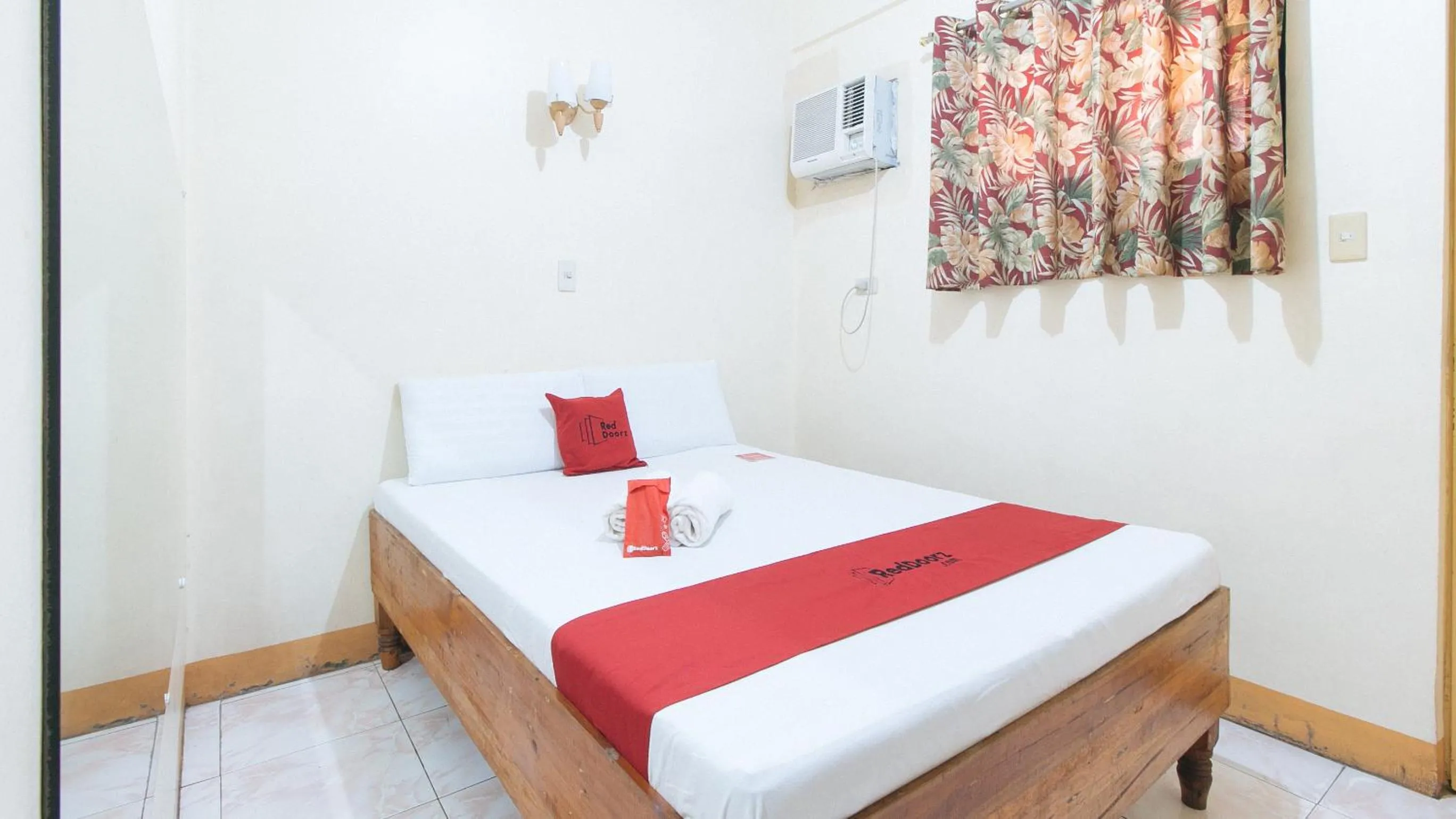 Bed in RedDoorz @ Golden Victory Hotel Mabalacat Pampanga