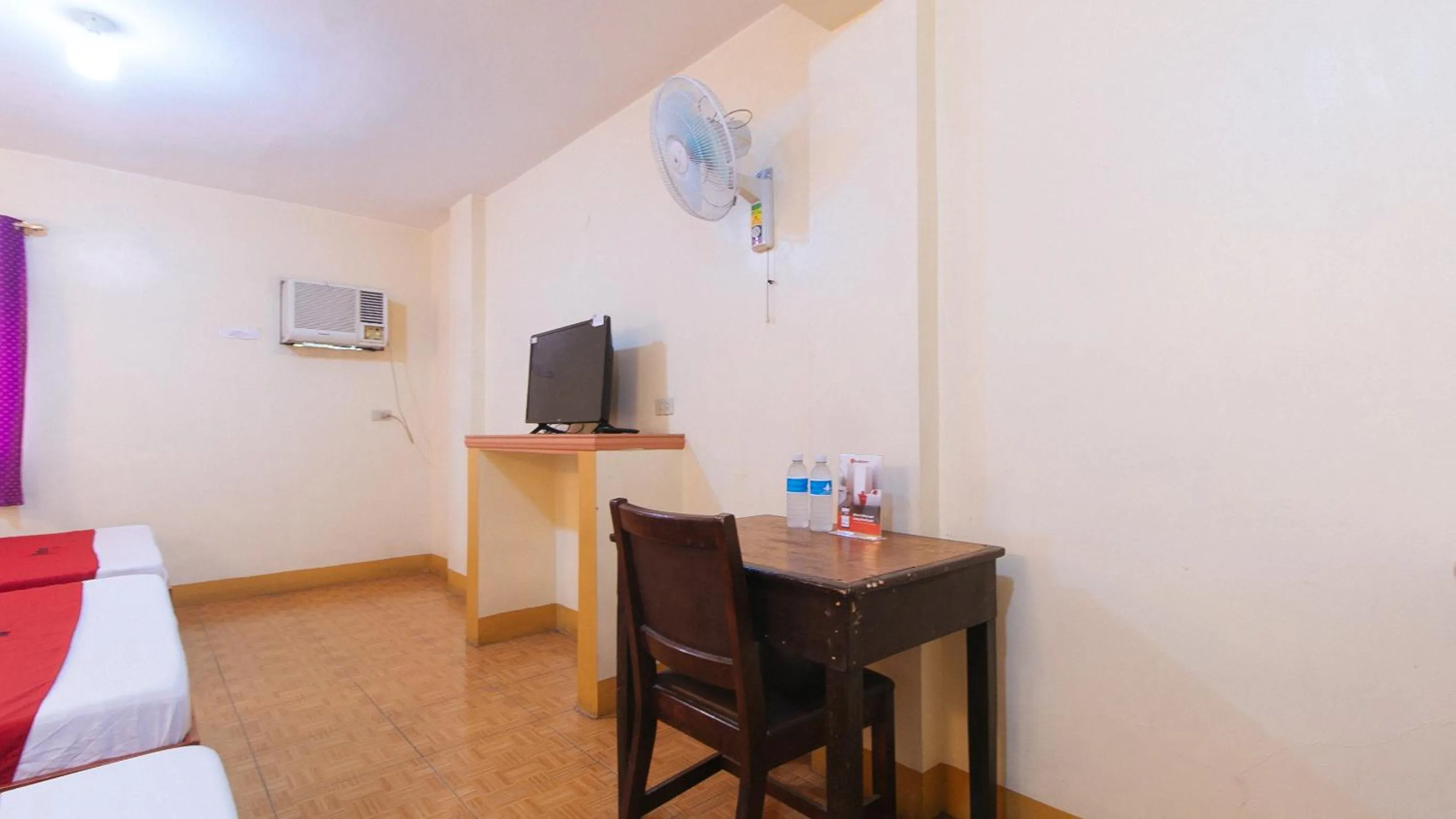 TV and multimedia, Bed in RedDoorz @ Golden Victory Hotel Mabalacat Pampanga