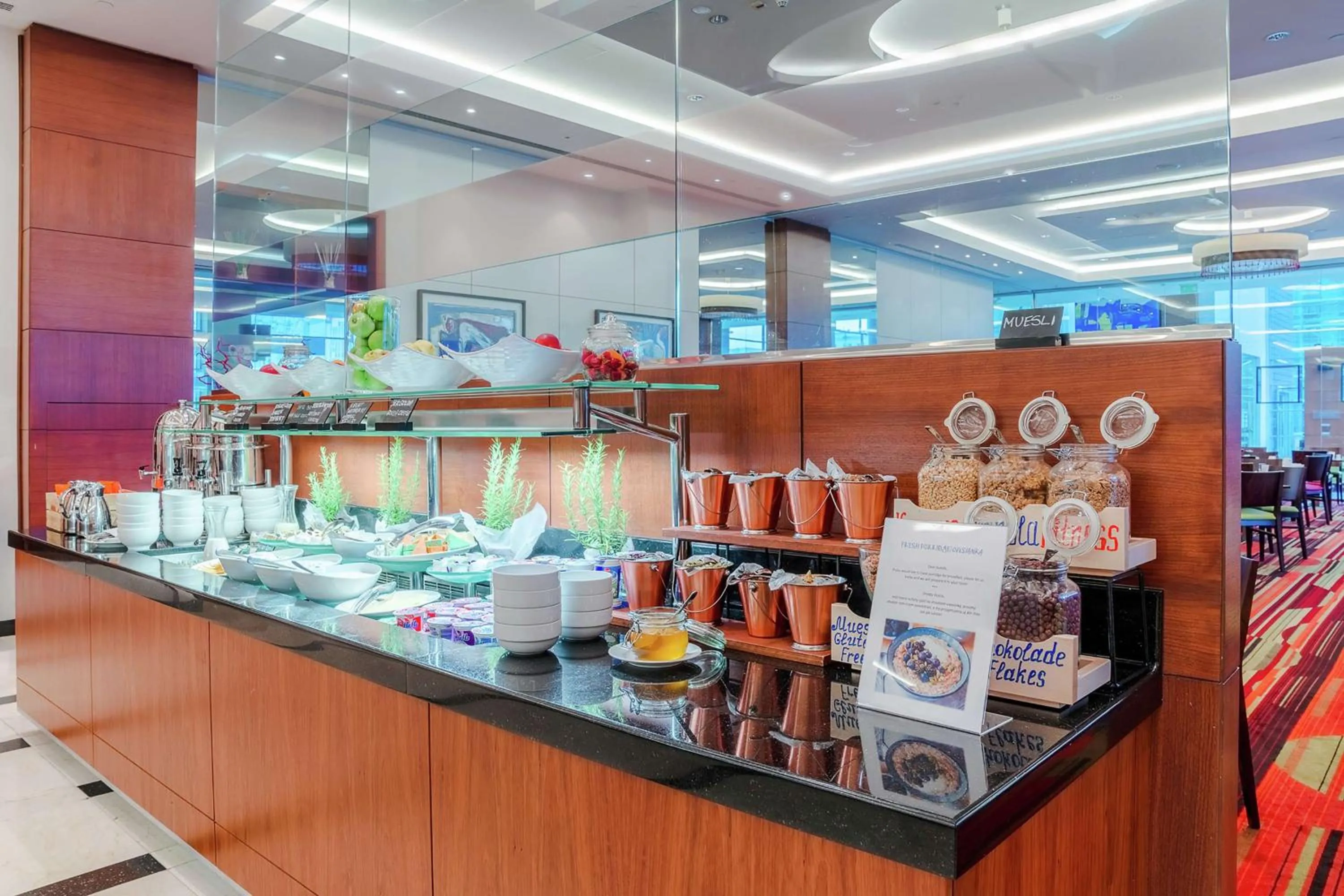 Restaurant/places to eat in Hilton Warsaw City Hotel