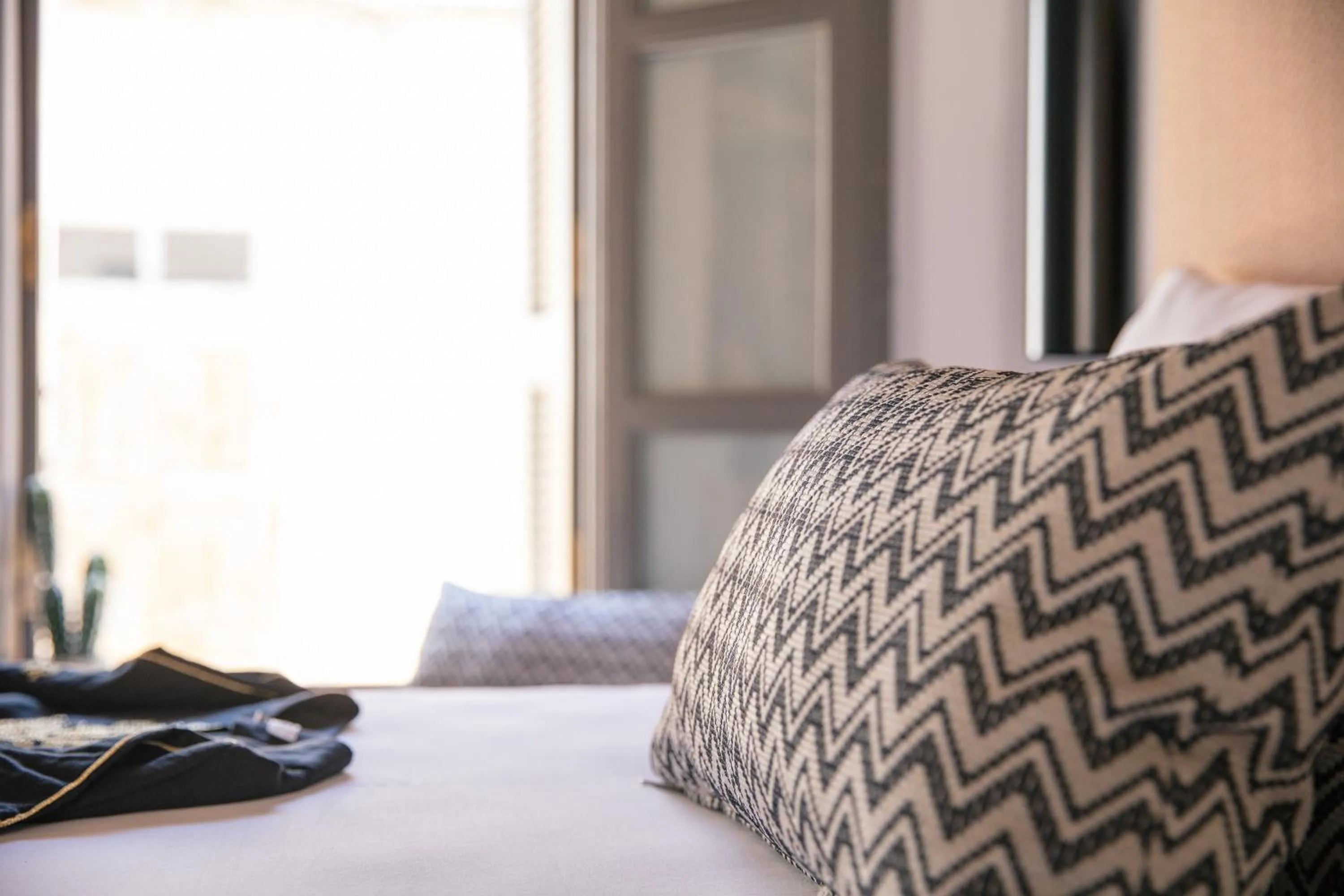 Bedroom, Bed in Gateway Suites