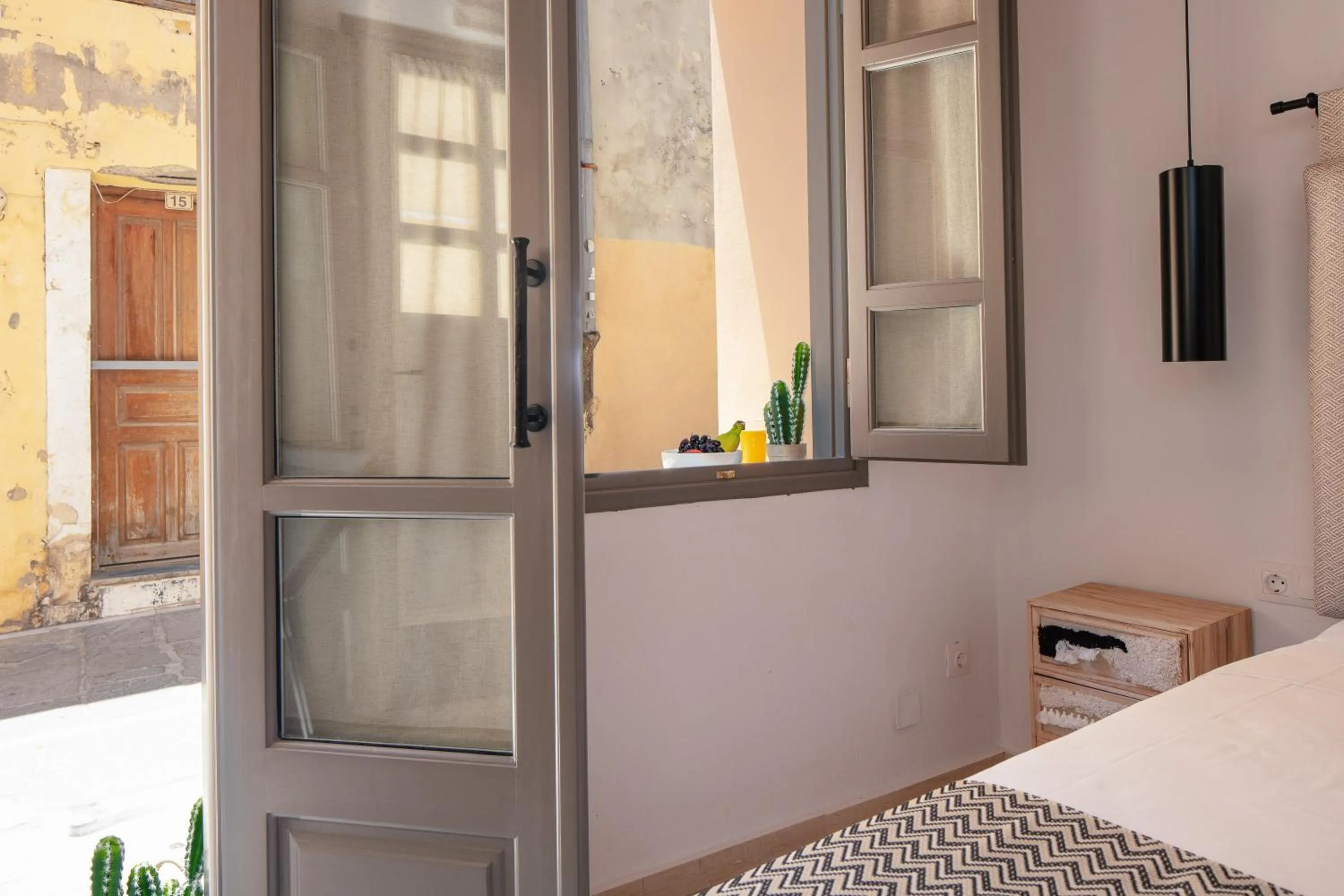 Bedroom, Bed in Gateway Suites