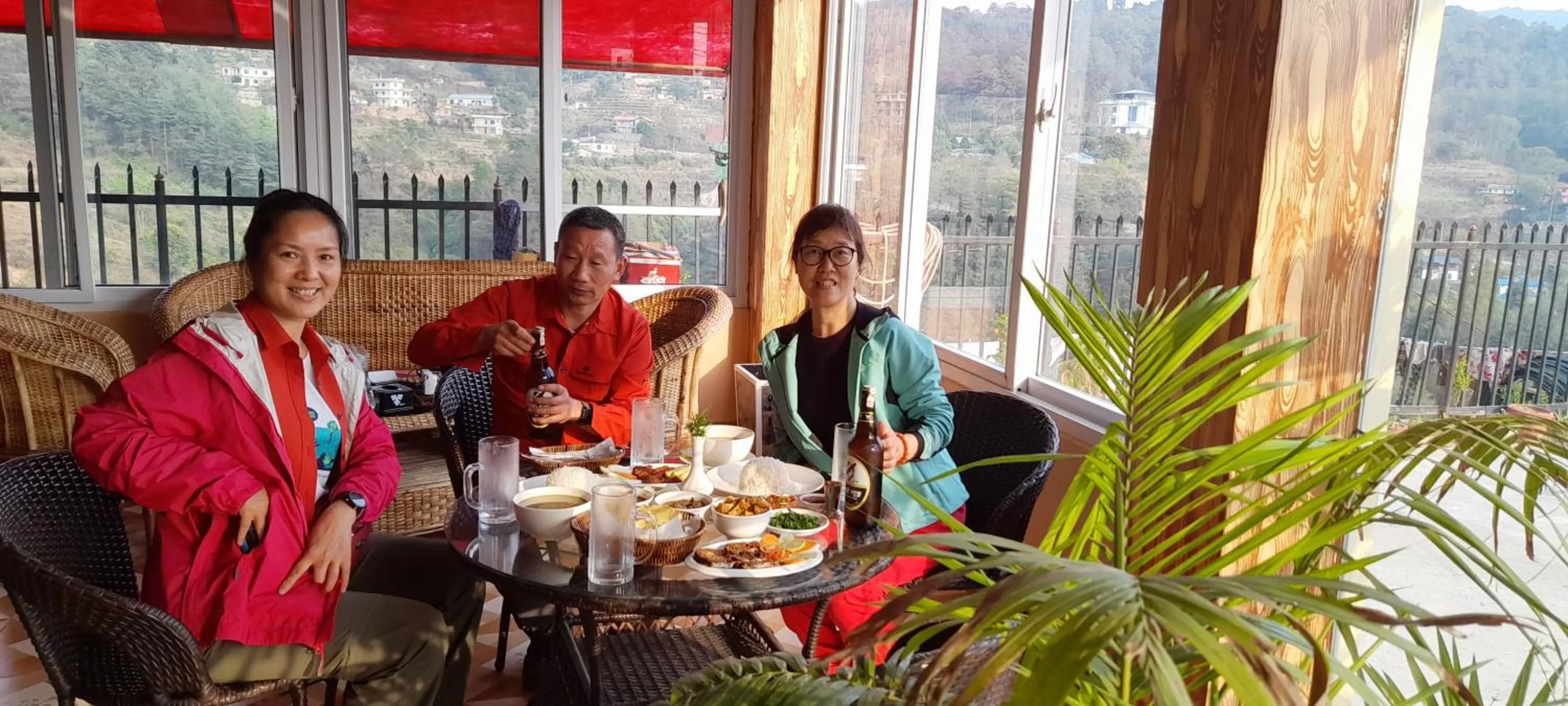 Restaurant/places to eat in Paradise Villa