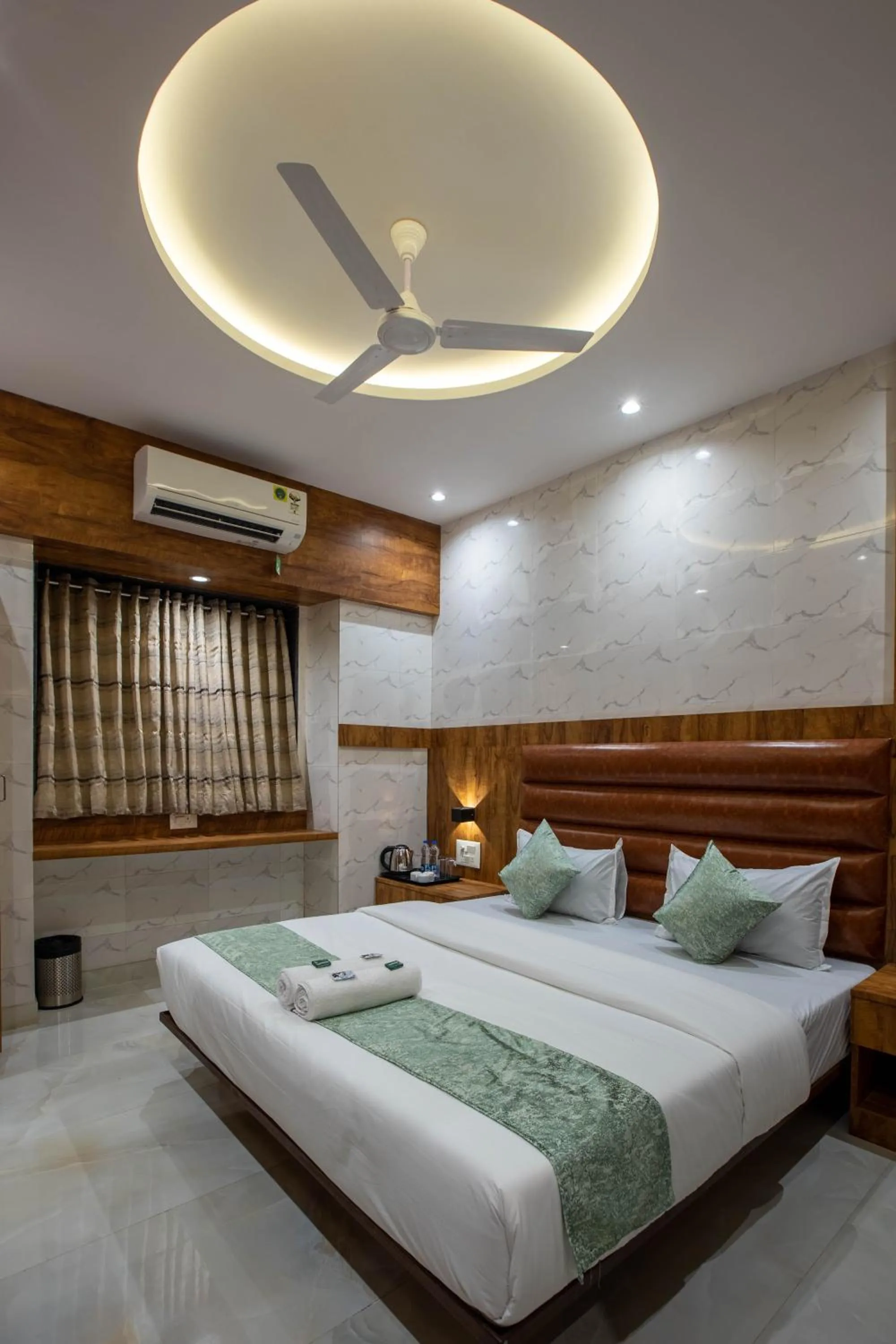 Bed in Hotels Heraa International