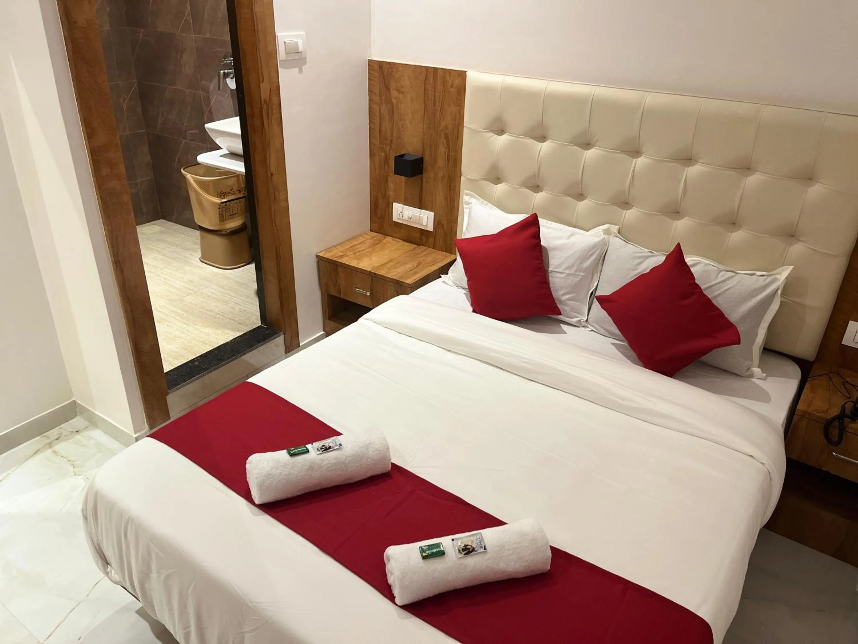 Bed in Hotels Heraa International