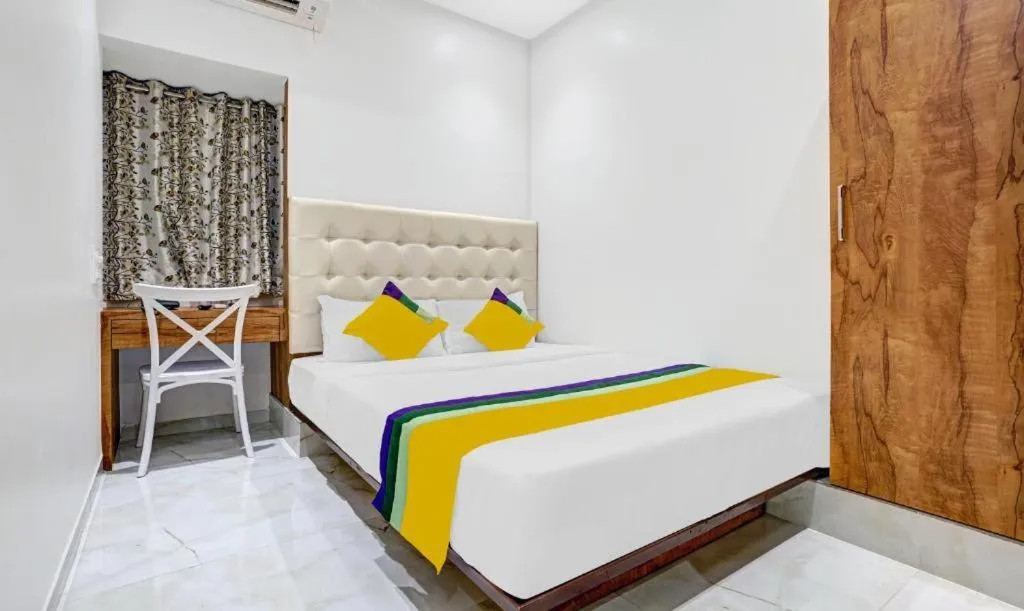 Bedroom, Bed in Hotels Heraa International