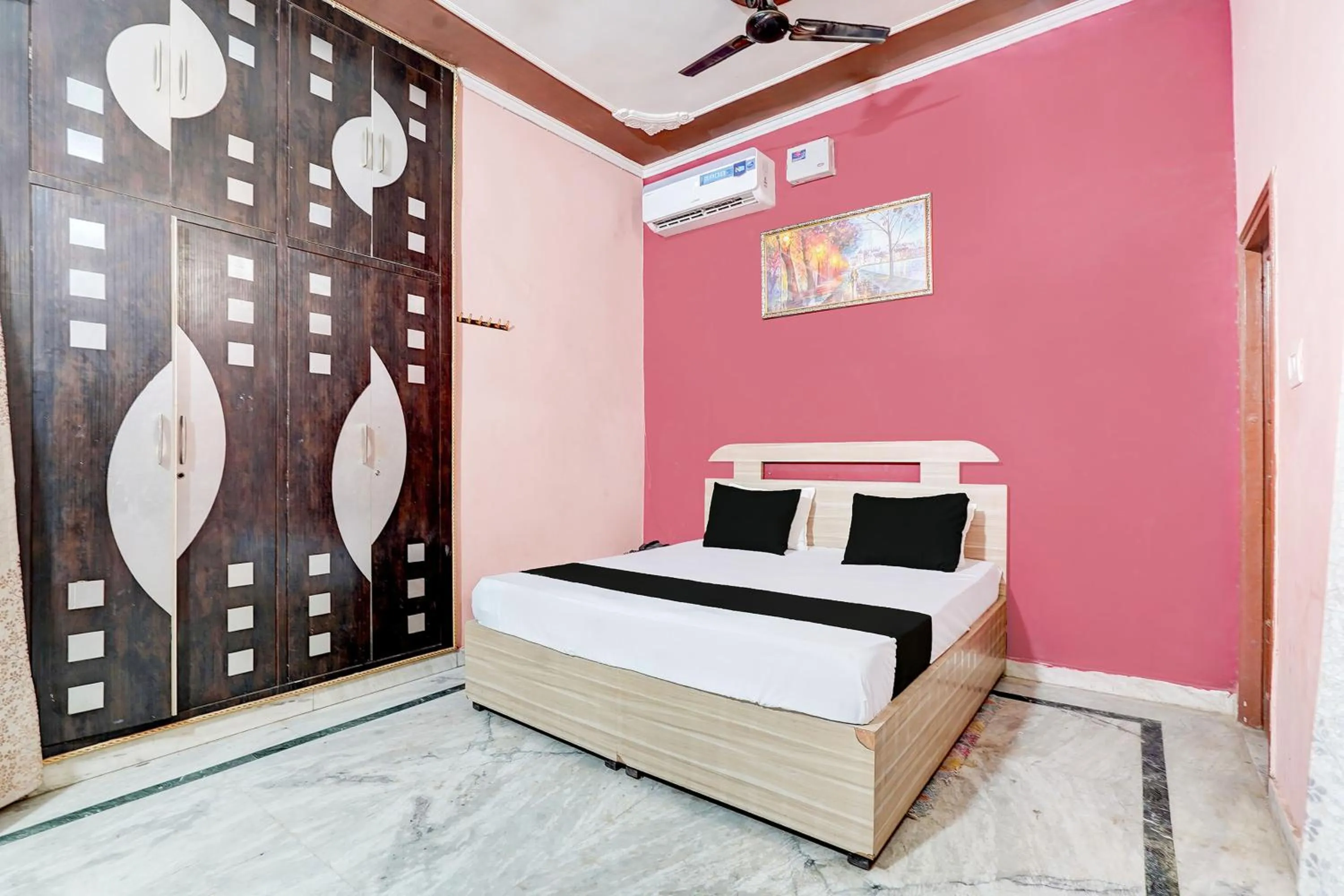 Bedroom in Hotel O Crown Food Court cfc