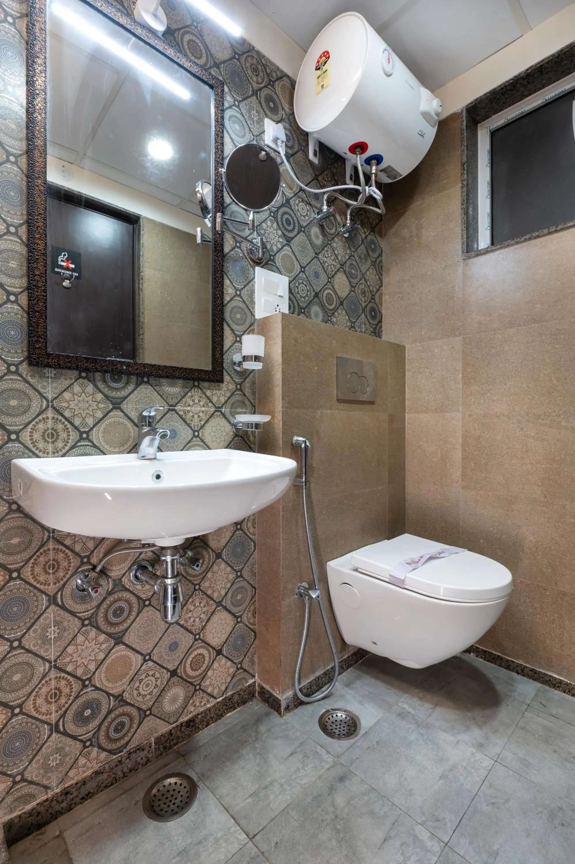 Bathroom in Palm Stay - Studios & Rooms