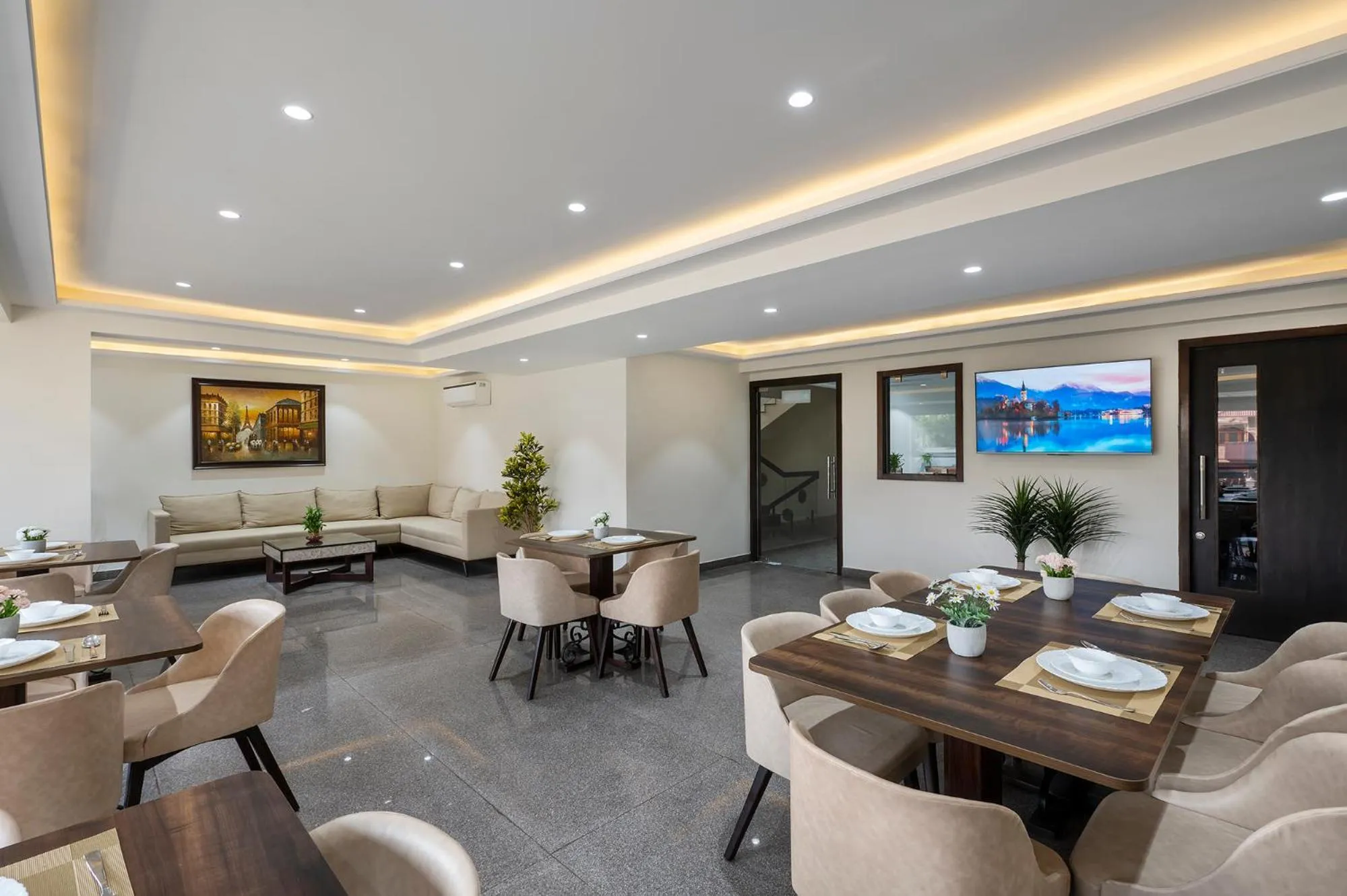 Restaurant/places to eat in Palm Stay - Studios & Rooms