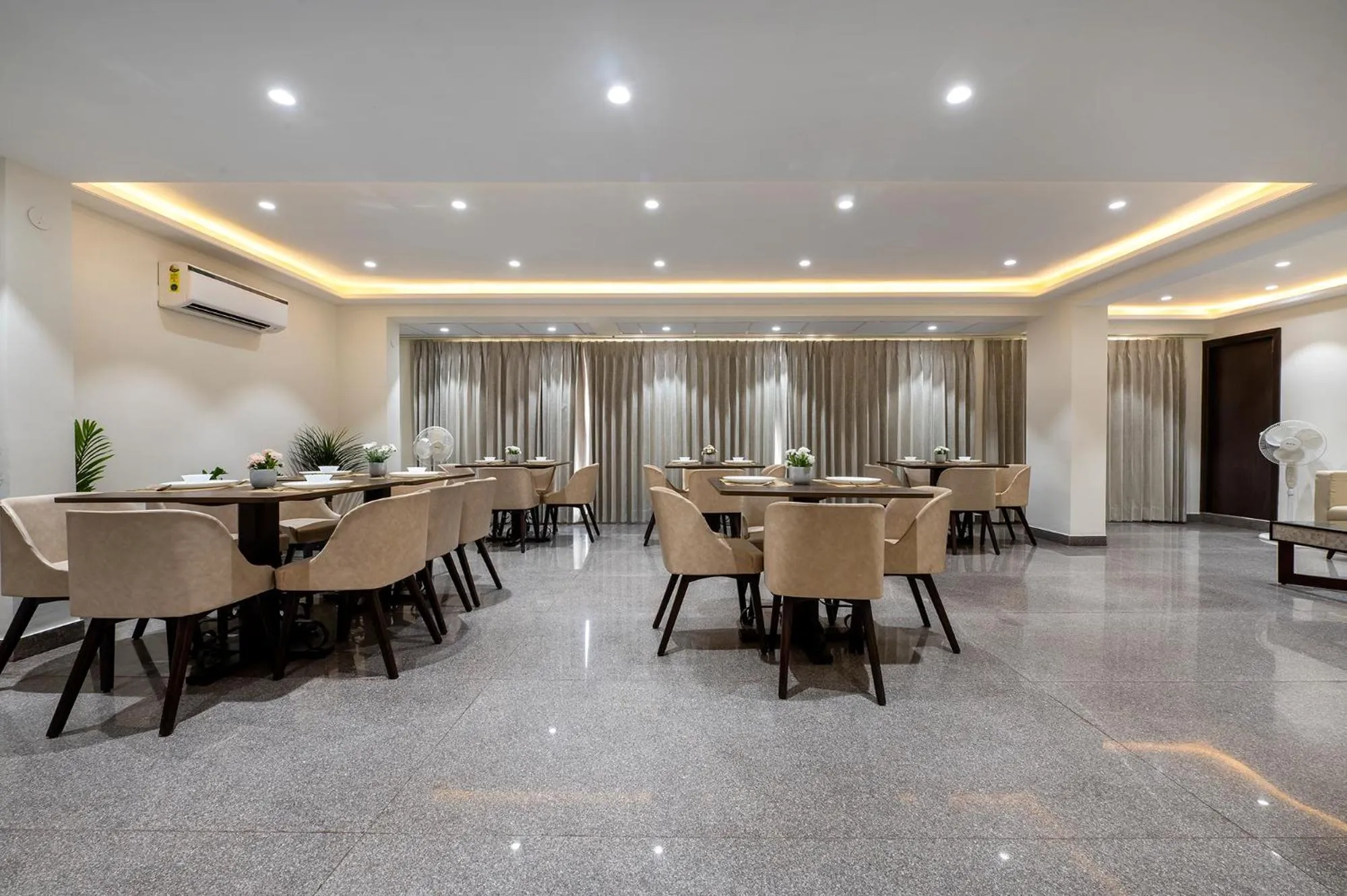 Restaurant/places to eat in Palm Stay - Studios & Rooms