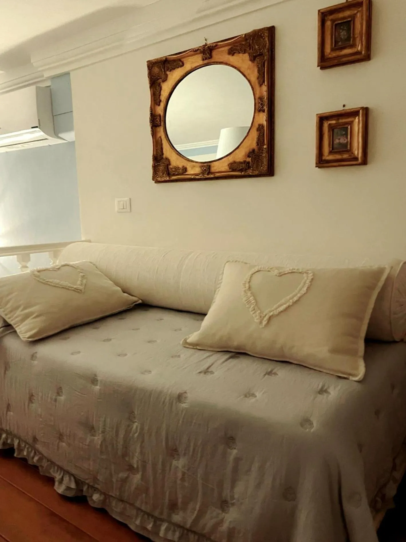 Living room, Bed in Suite Carducci Viareggio