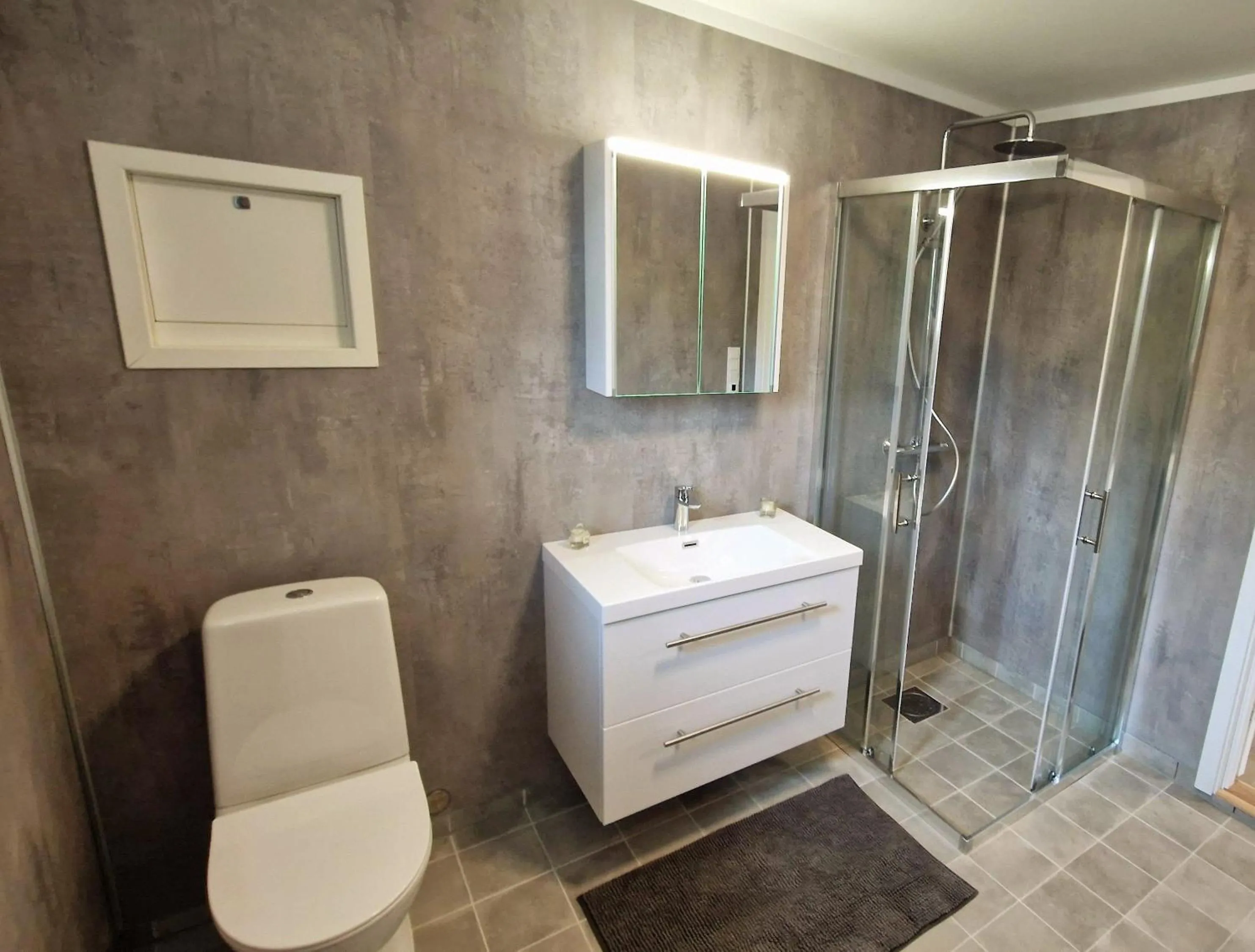 Shower in Haugetuft Apartments