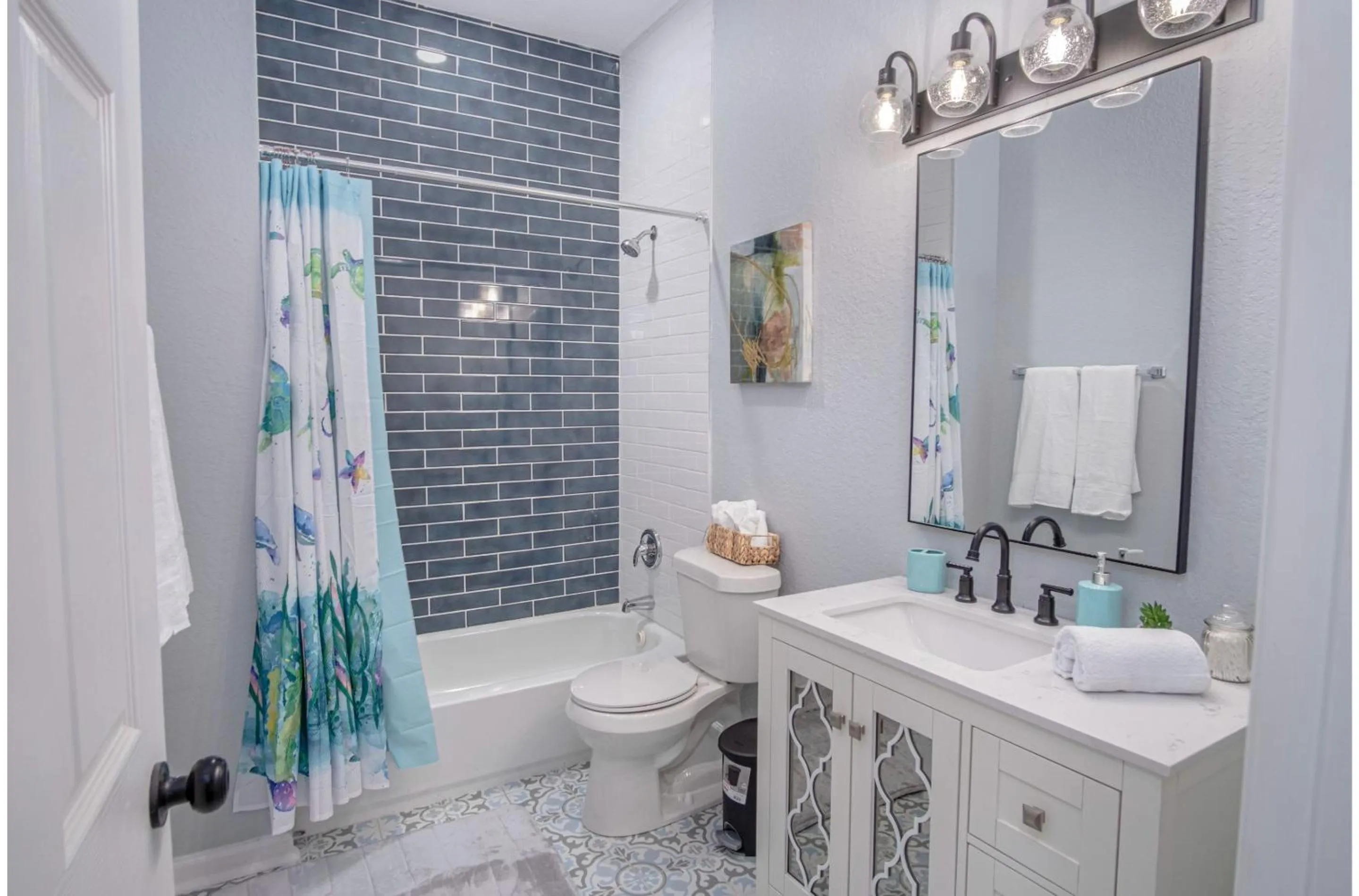 Bathroom in Captivating 4BR 2BA Home Near Awesome Downtown