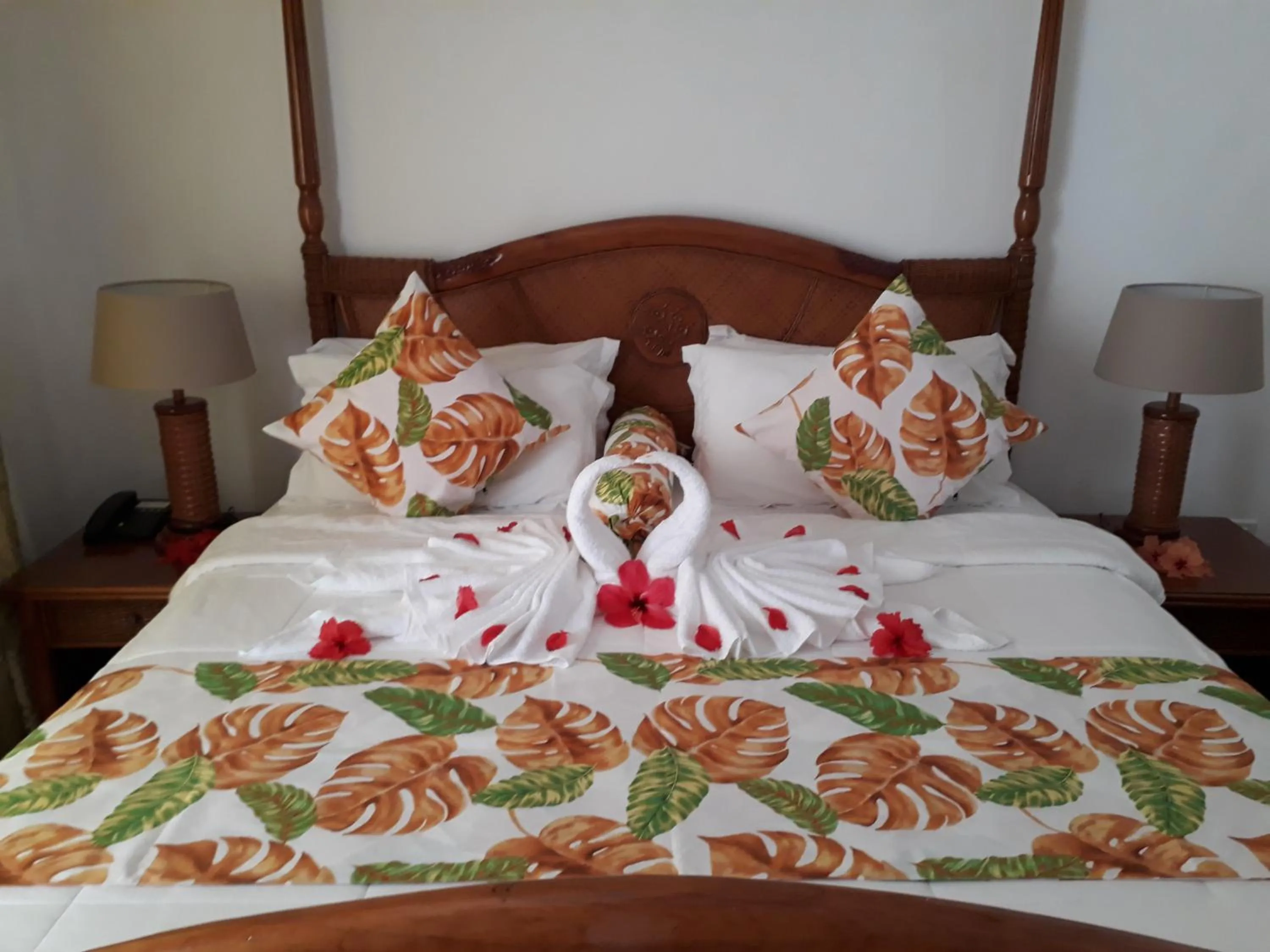 Photo of the whole room in Chateau Sans Souci