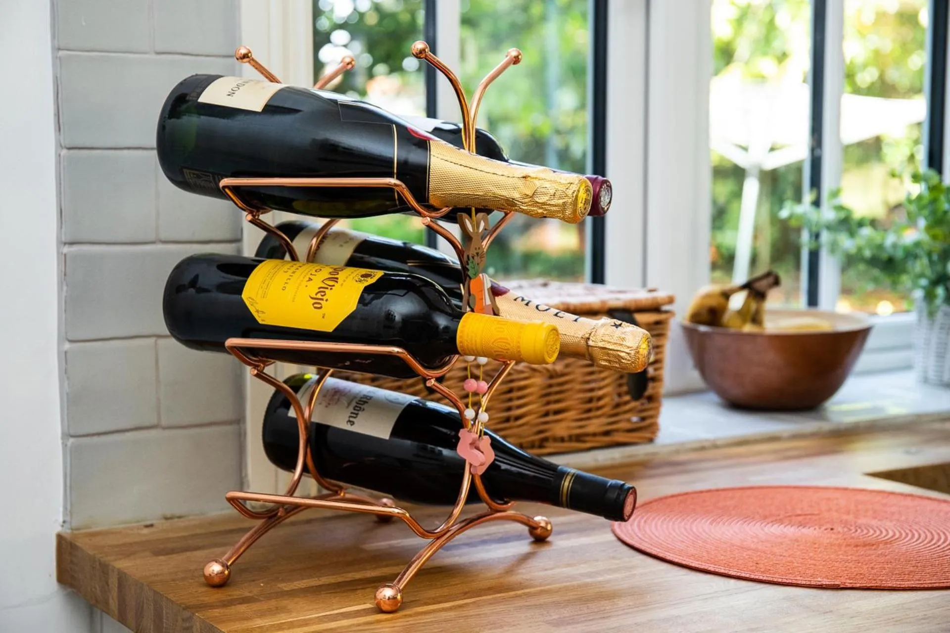 Alcoholic drinks in 5Bed-10Guests-Fireplace-HotTub-Pets ok-Parking