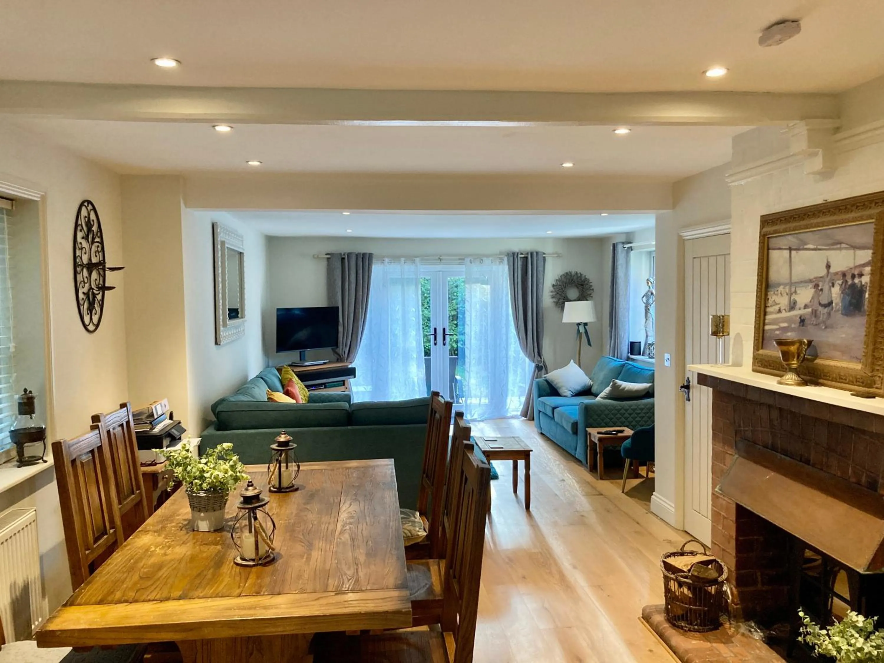 5Bed-10Guests-Fireplace-HotTub-Pets ok-Parking