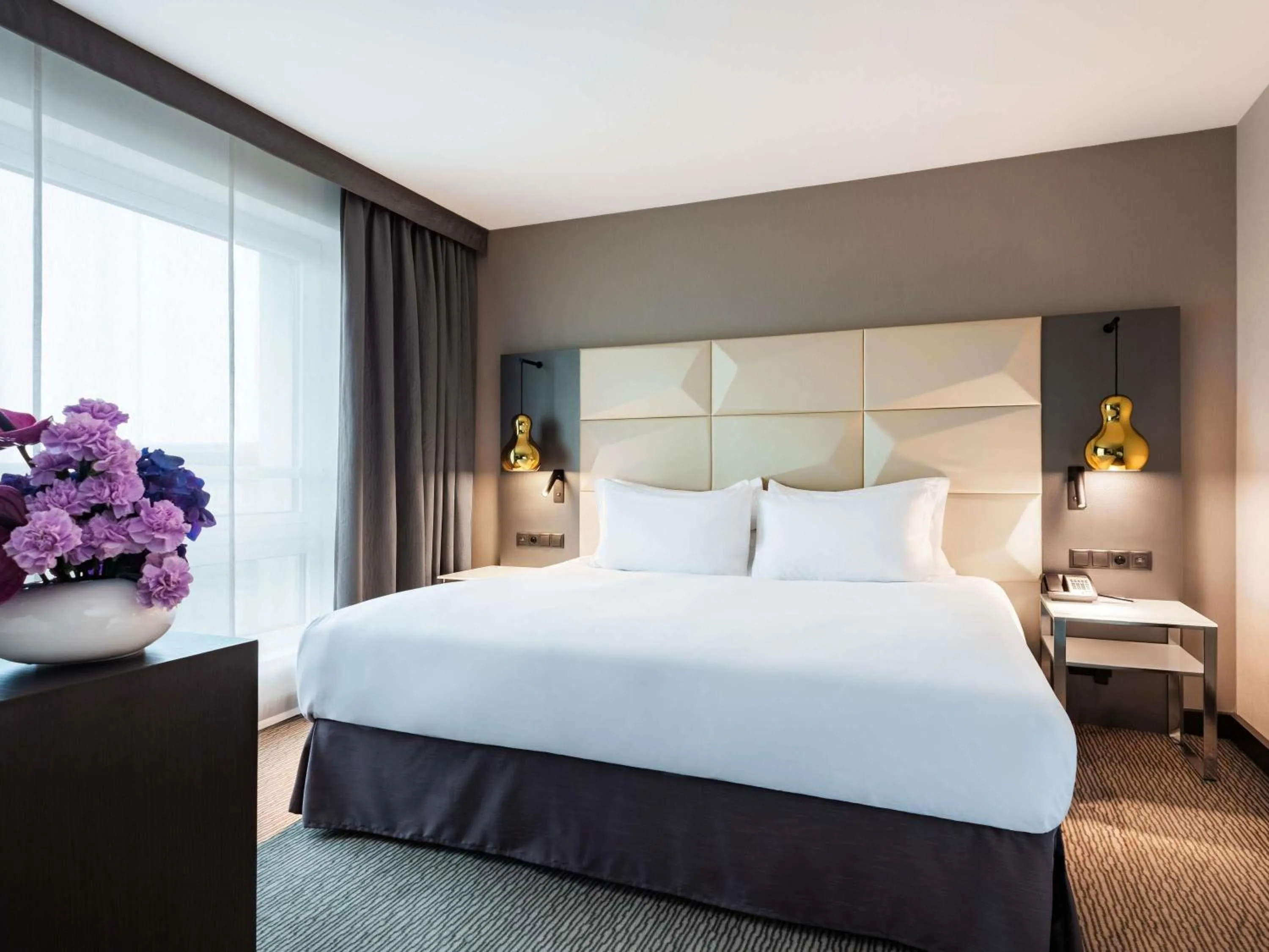 Bedroom, Bed in Sofitel Warsaw Victoria