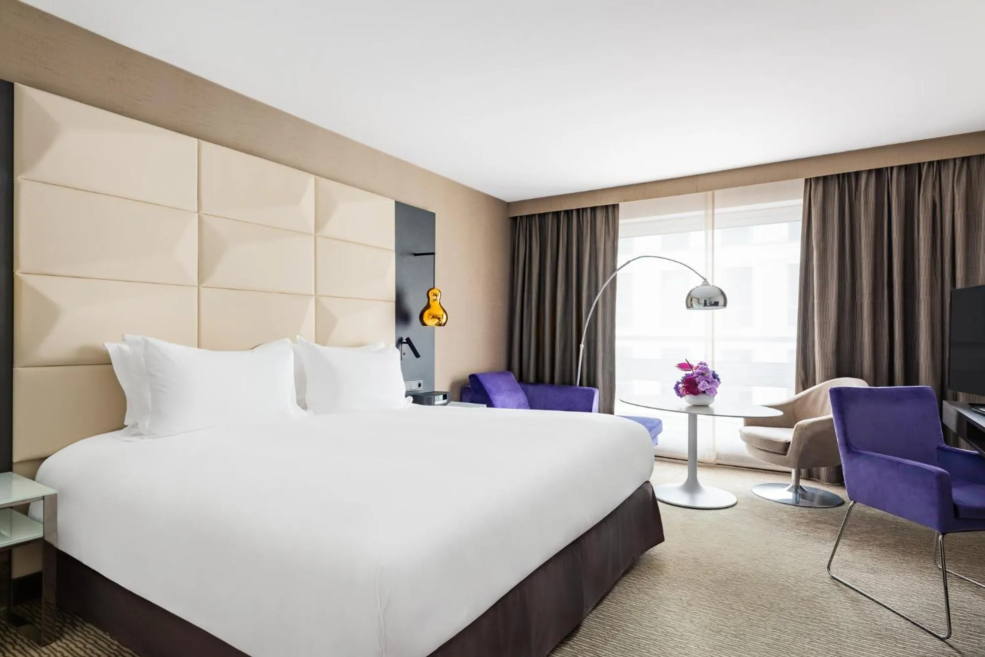 Bedroom, Bed in Sofitel Warsaw Victoria