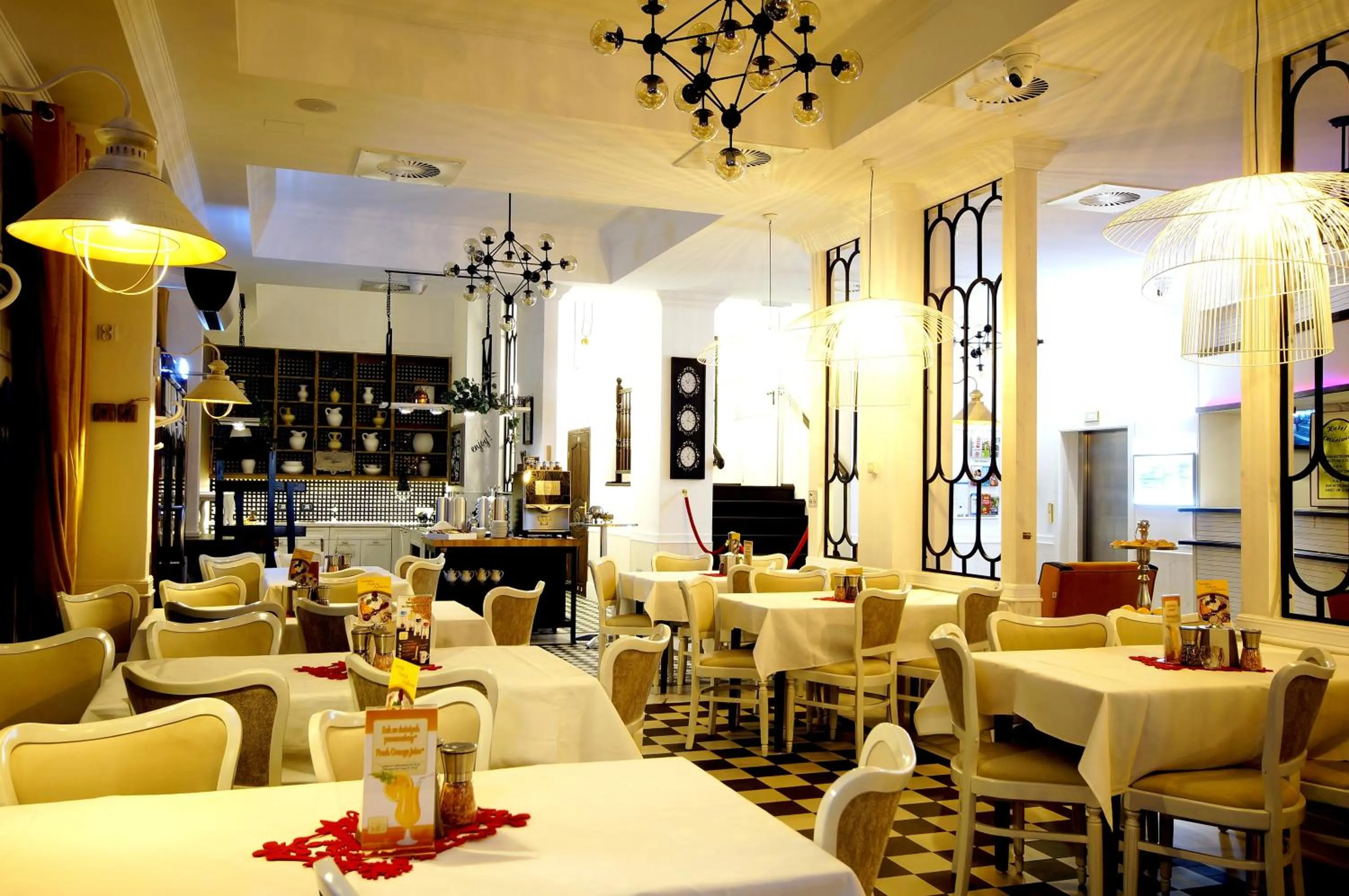 Restaurant/places to eat in Hotel Ottaviano