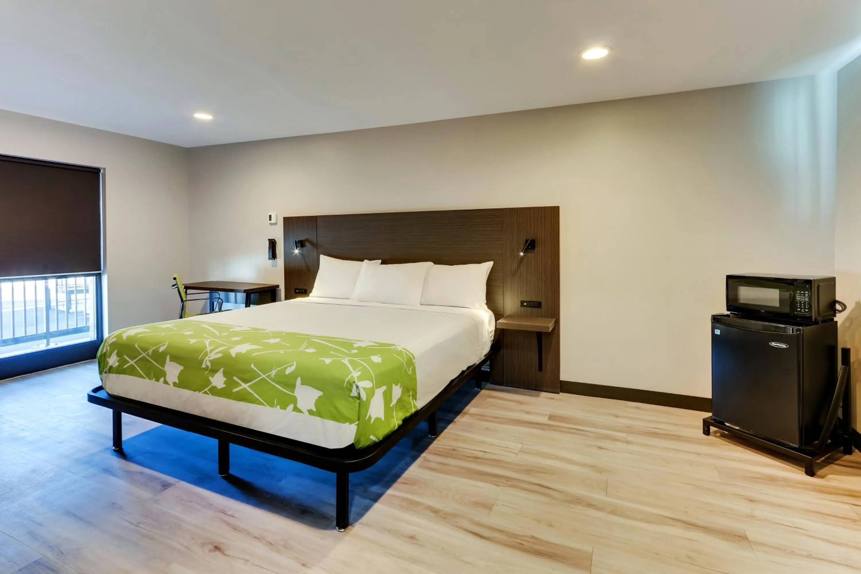 Bedroom, Bed in The Shamrock