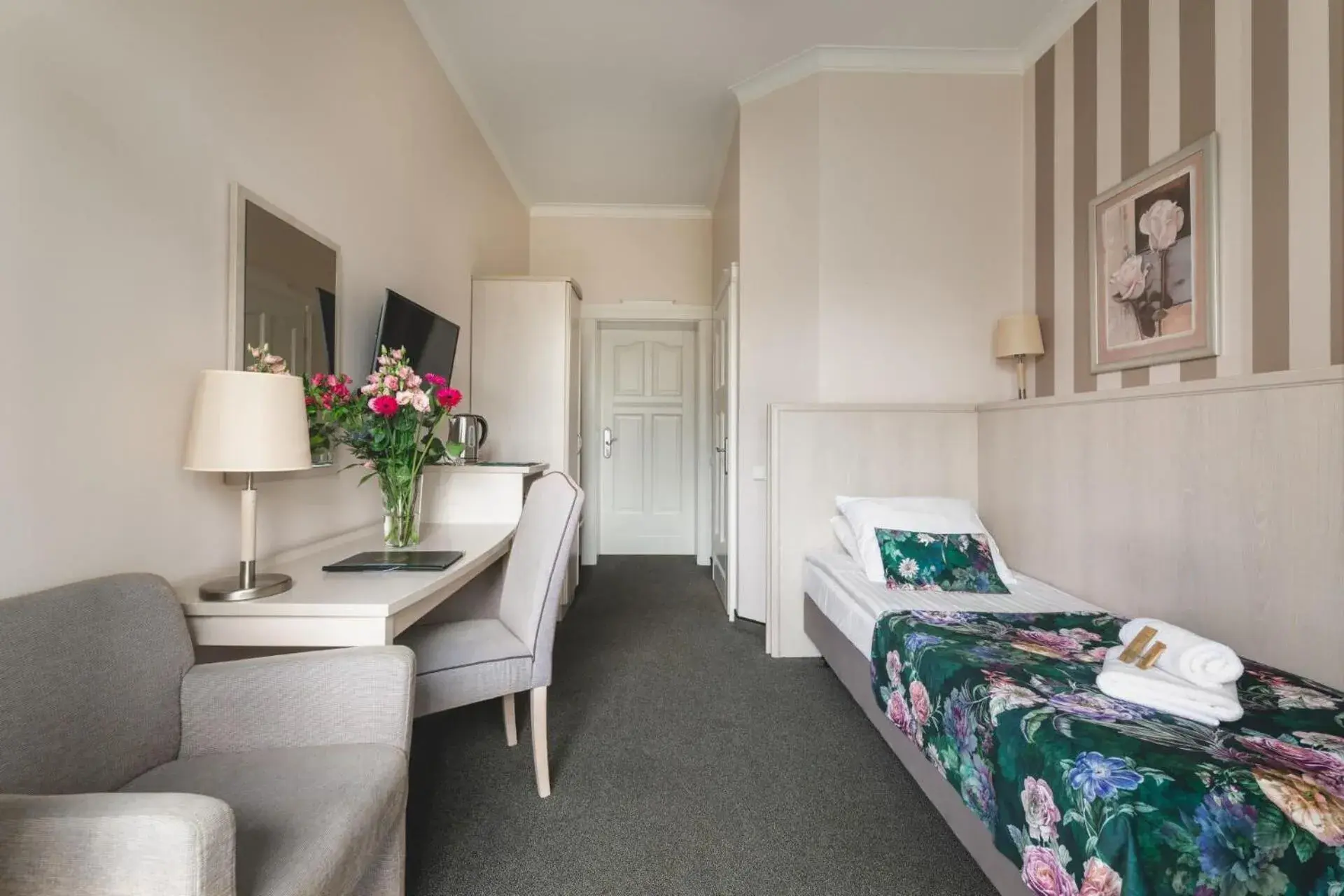 Single Room in Hotel Amalia Single Room in Hotel Amalia