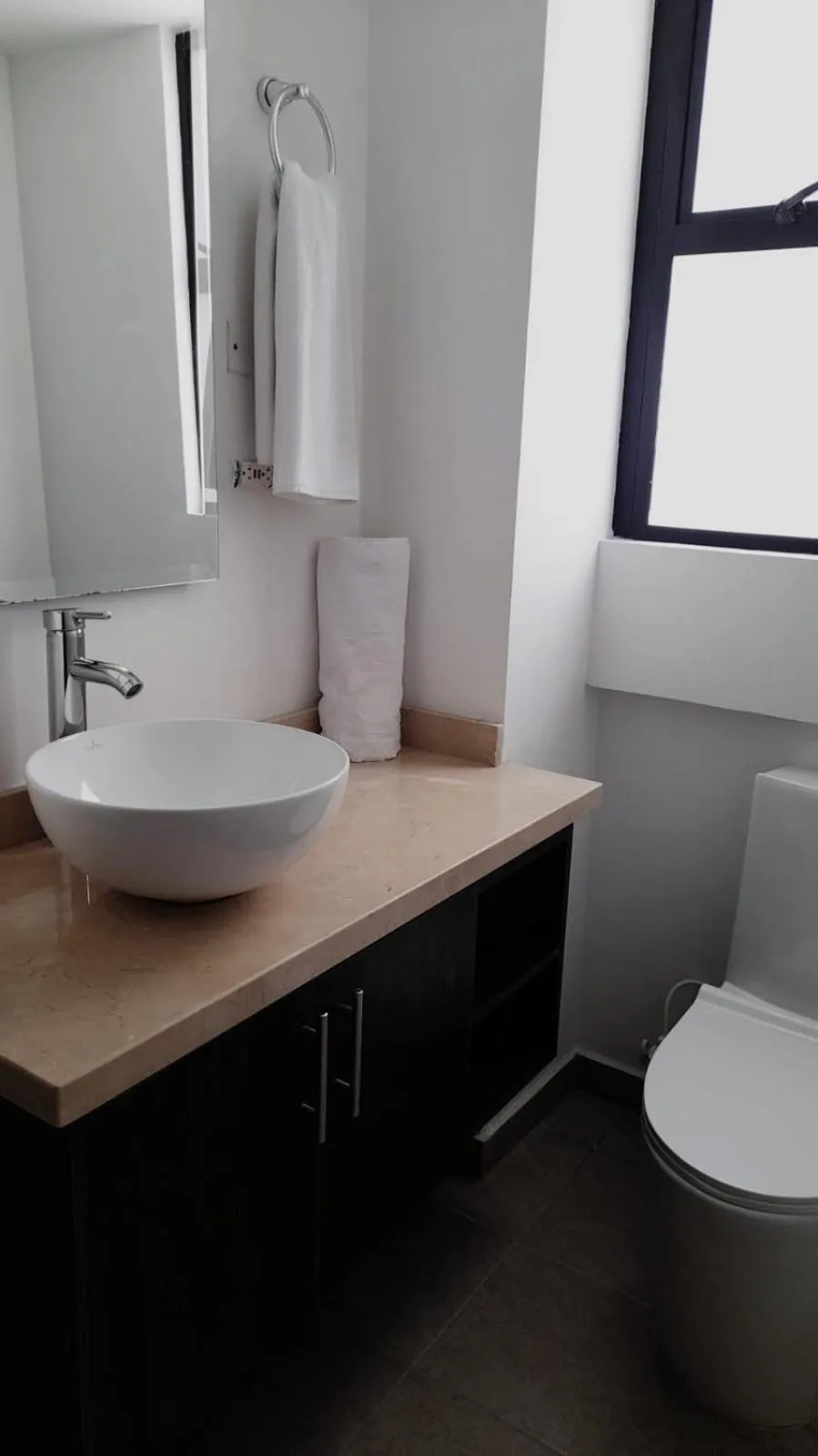 Bathroom in Hotel Qatar Cali