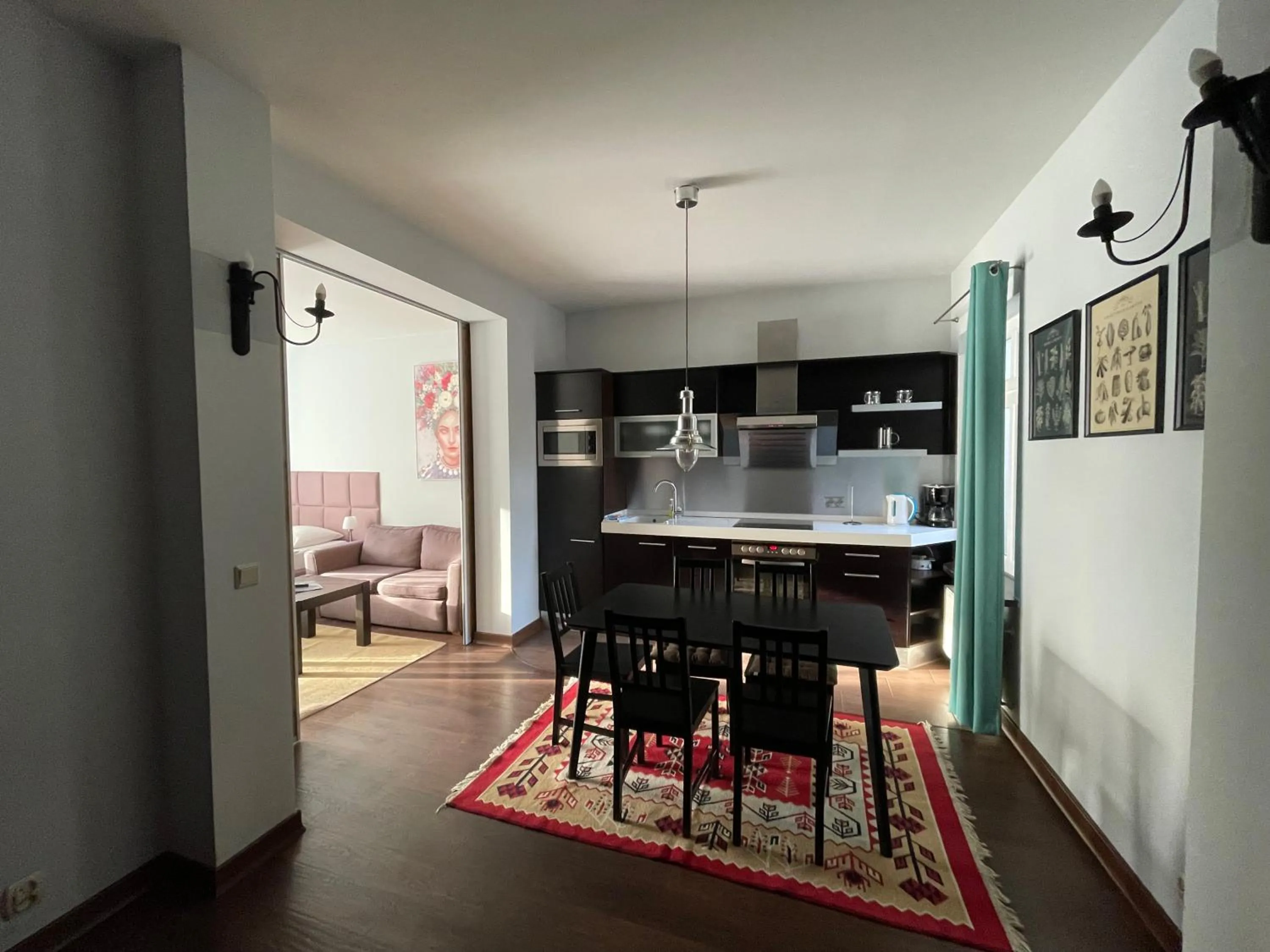 Willa 4 Pory Roku & Uznam