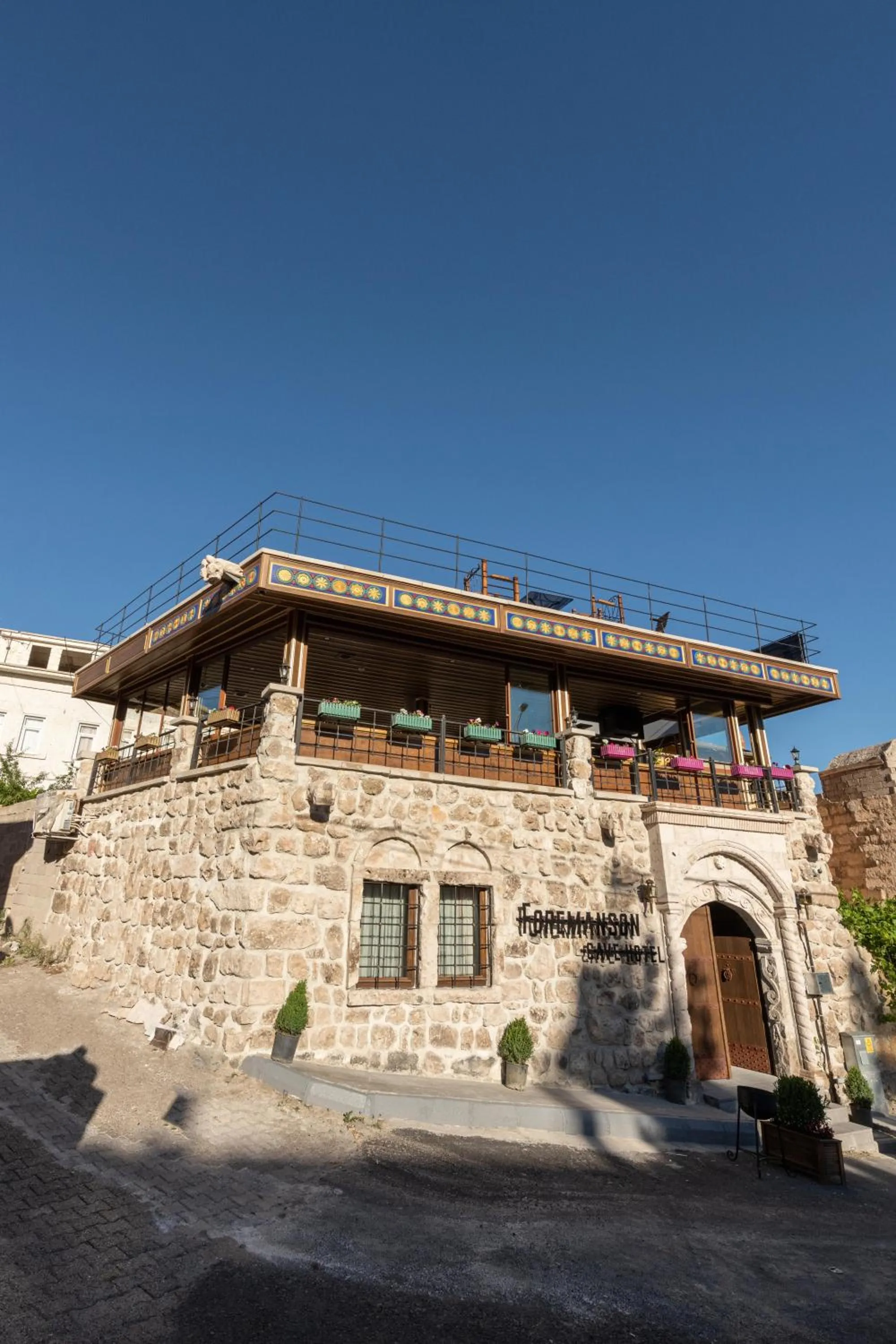 Property building in Foremanson Cave Hotel