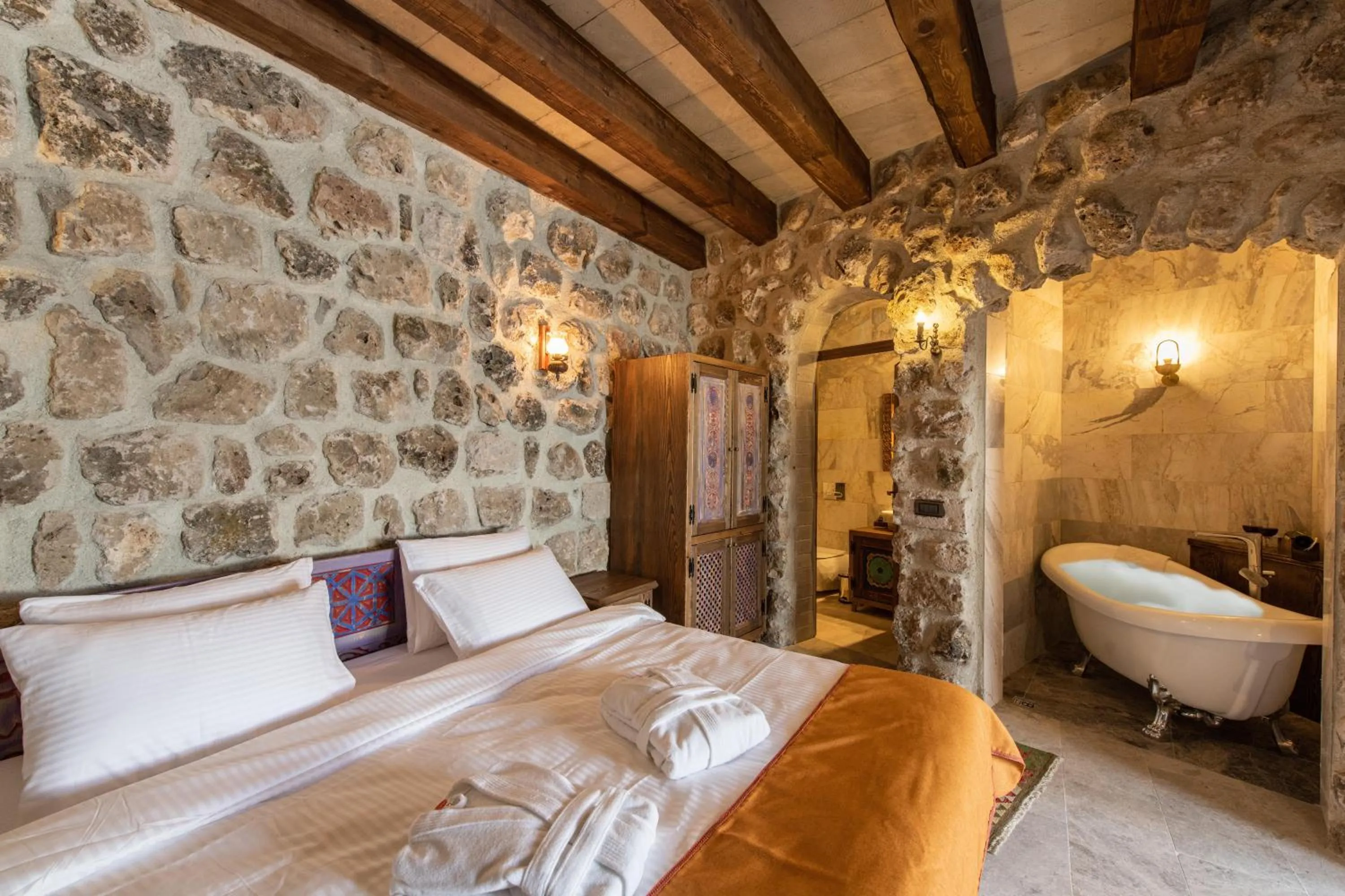 Bed in Foremanson Cave Hotel