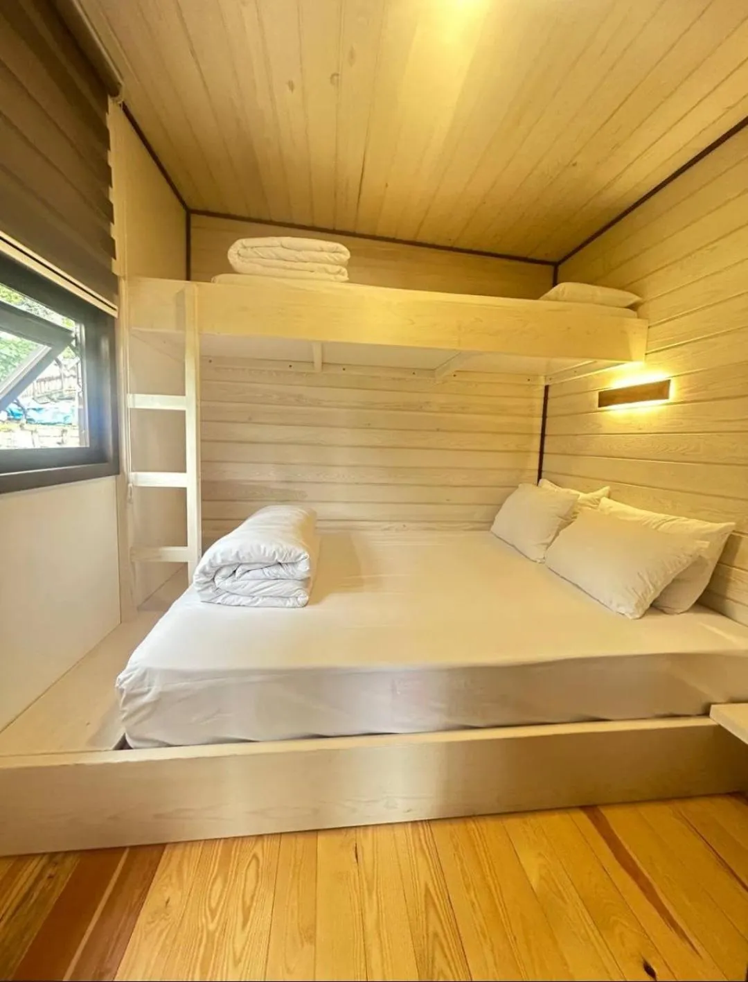 Bedroom, Bed in Danzi camping tiny house