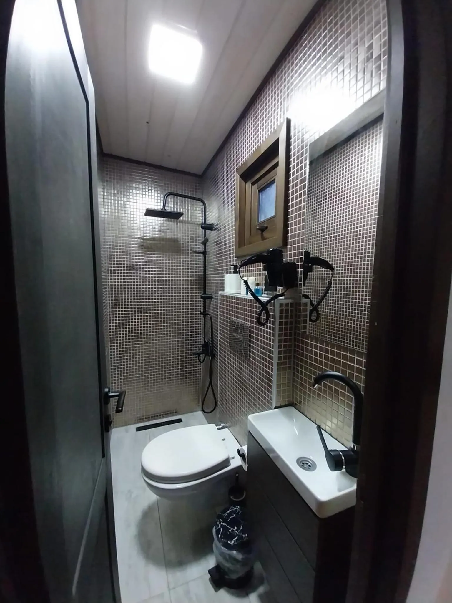 Shower in Danzi camping tiny house