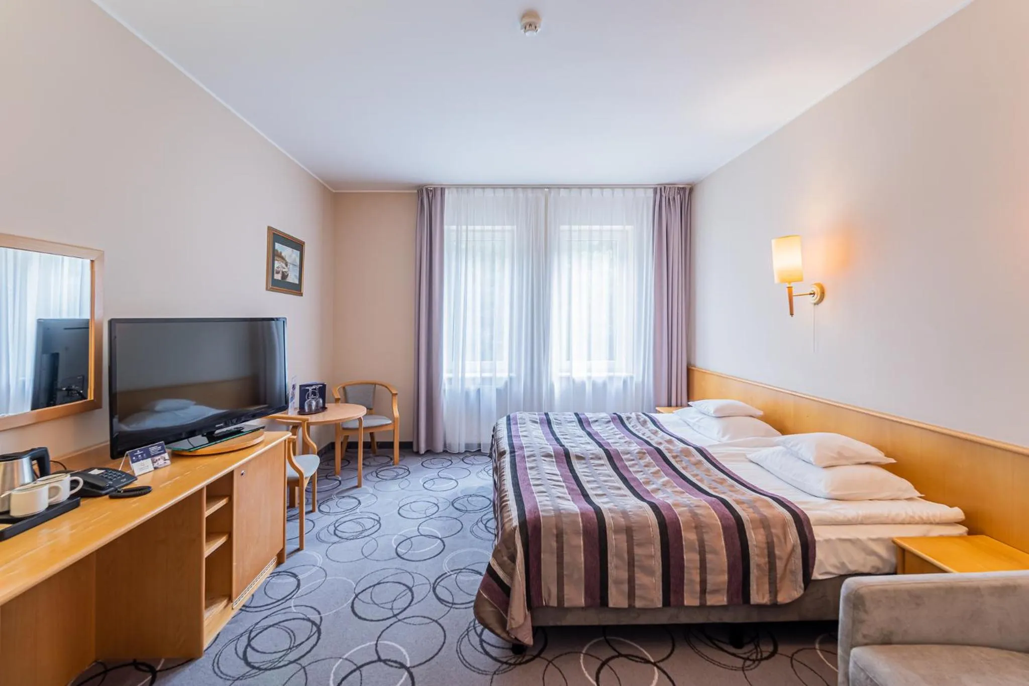 Photo of the whole room, Bed in Hotel Senator