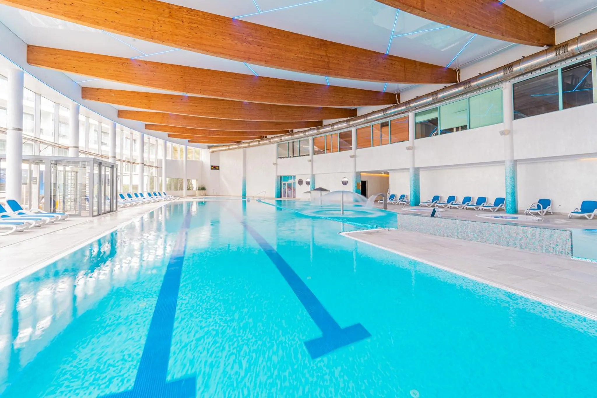 Pool view in Hotel Senator