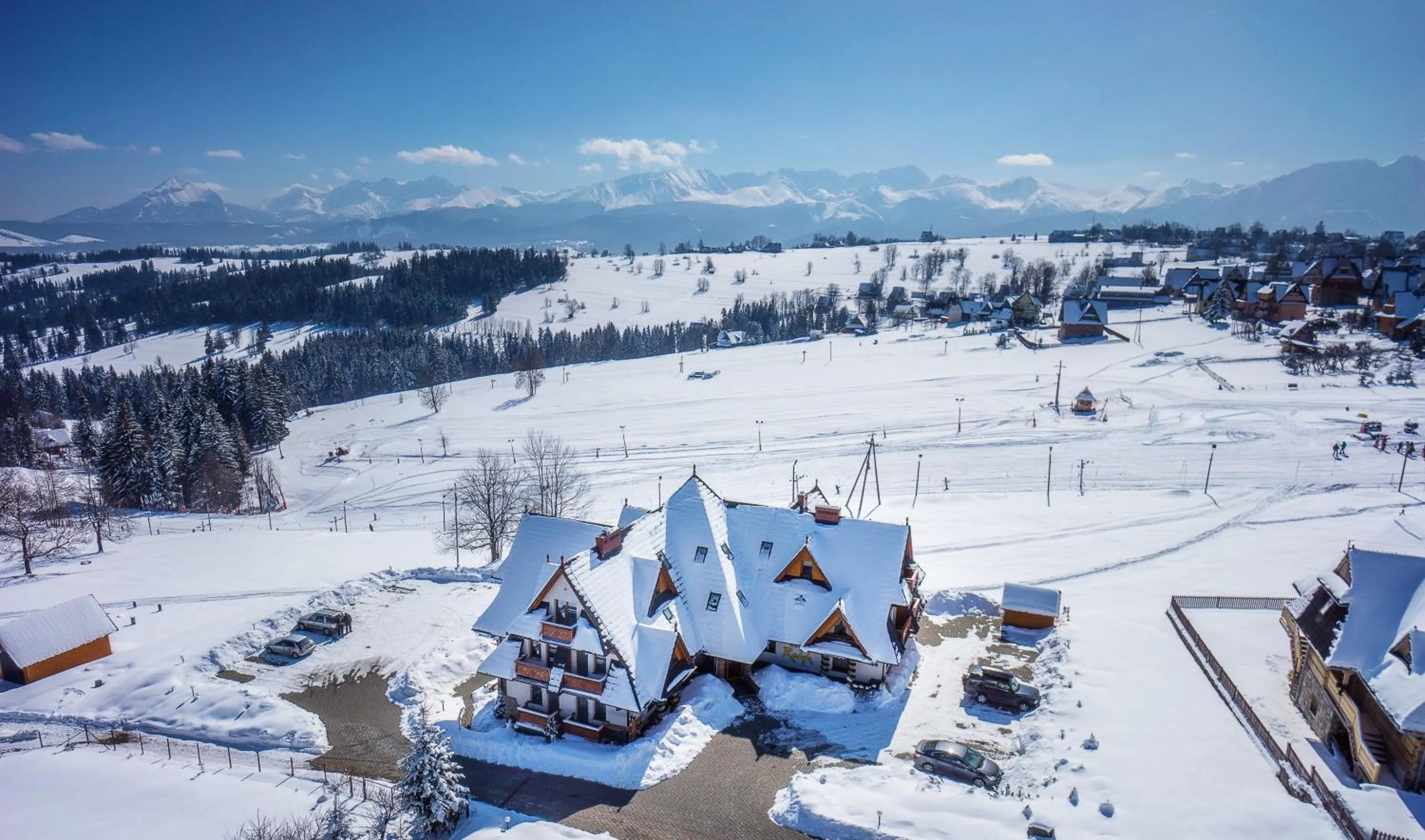 Property building in Hotel REDYK Ski&Relax