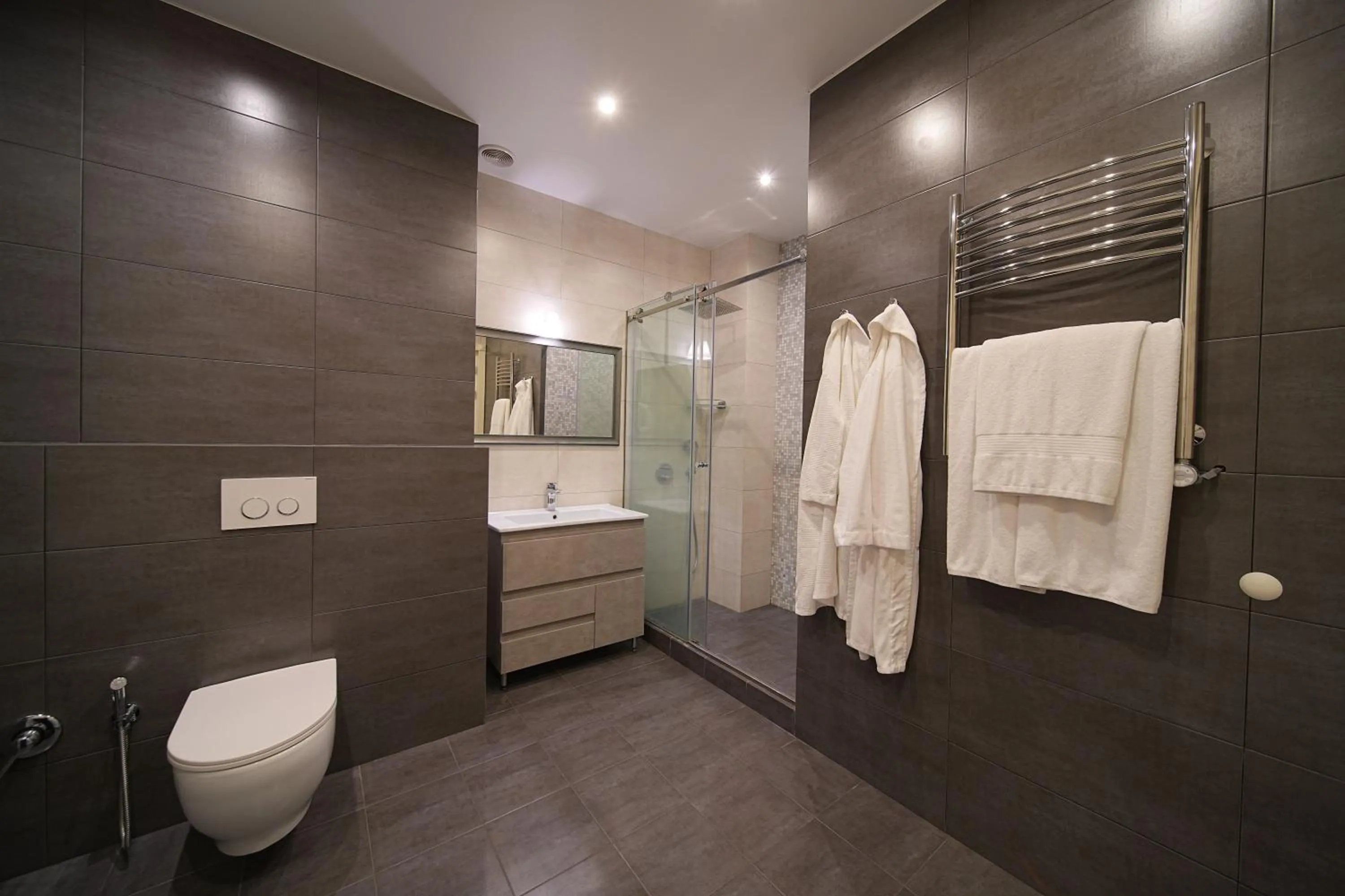 Shower in Sweet Home Apart-Hotel