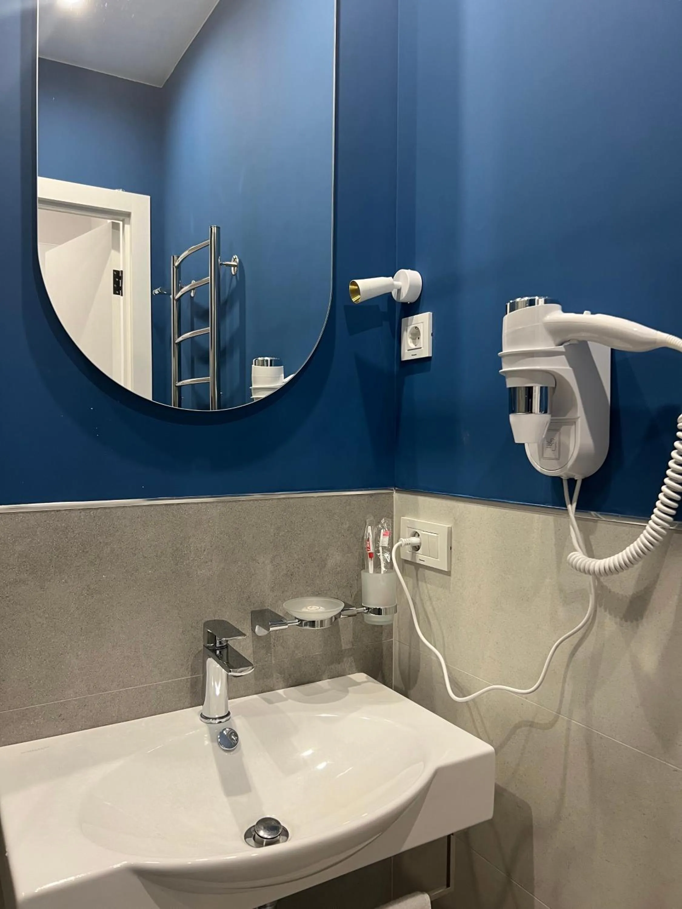 Shower in Sweet Home Apart-Hotel