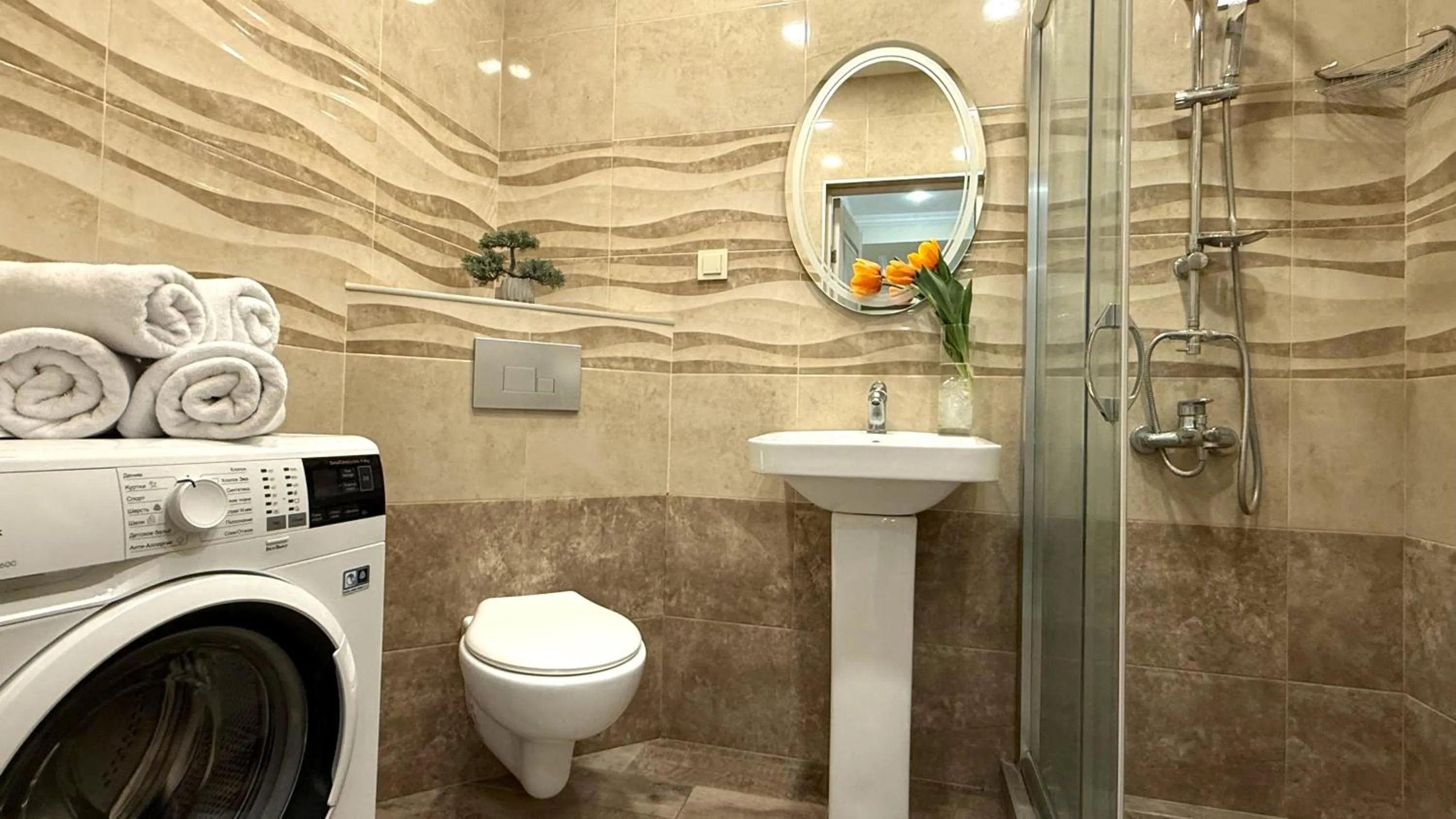 Shower in Sweet Home Apart-Hotel