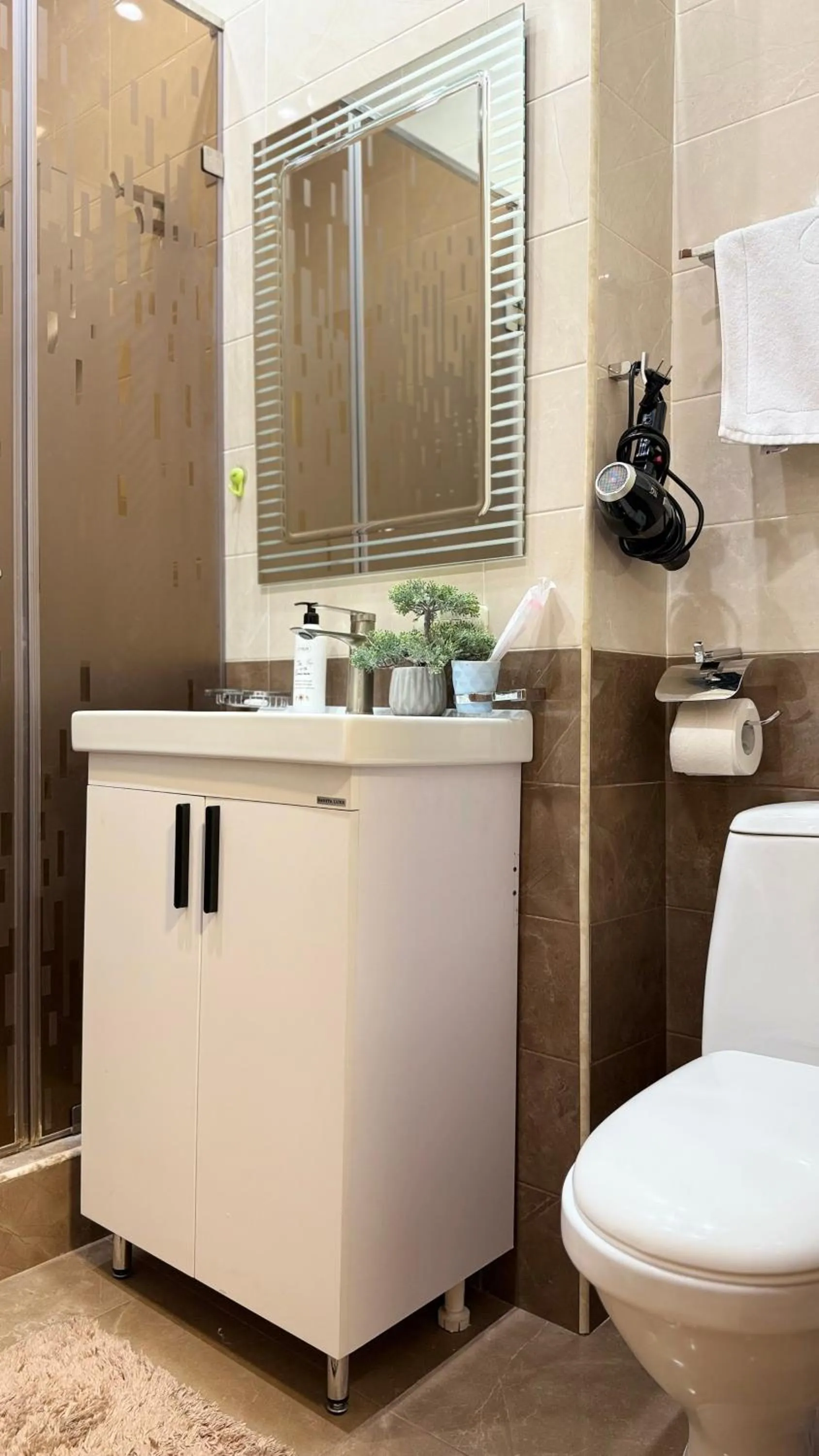 Toilet in Sweet Home Apart-Hotel