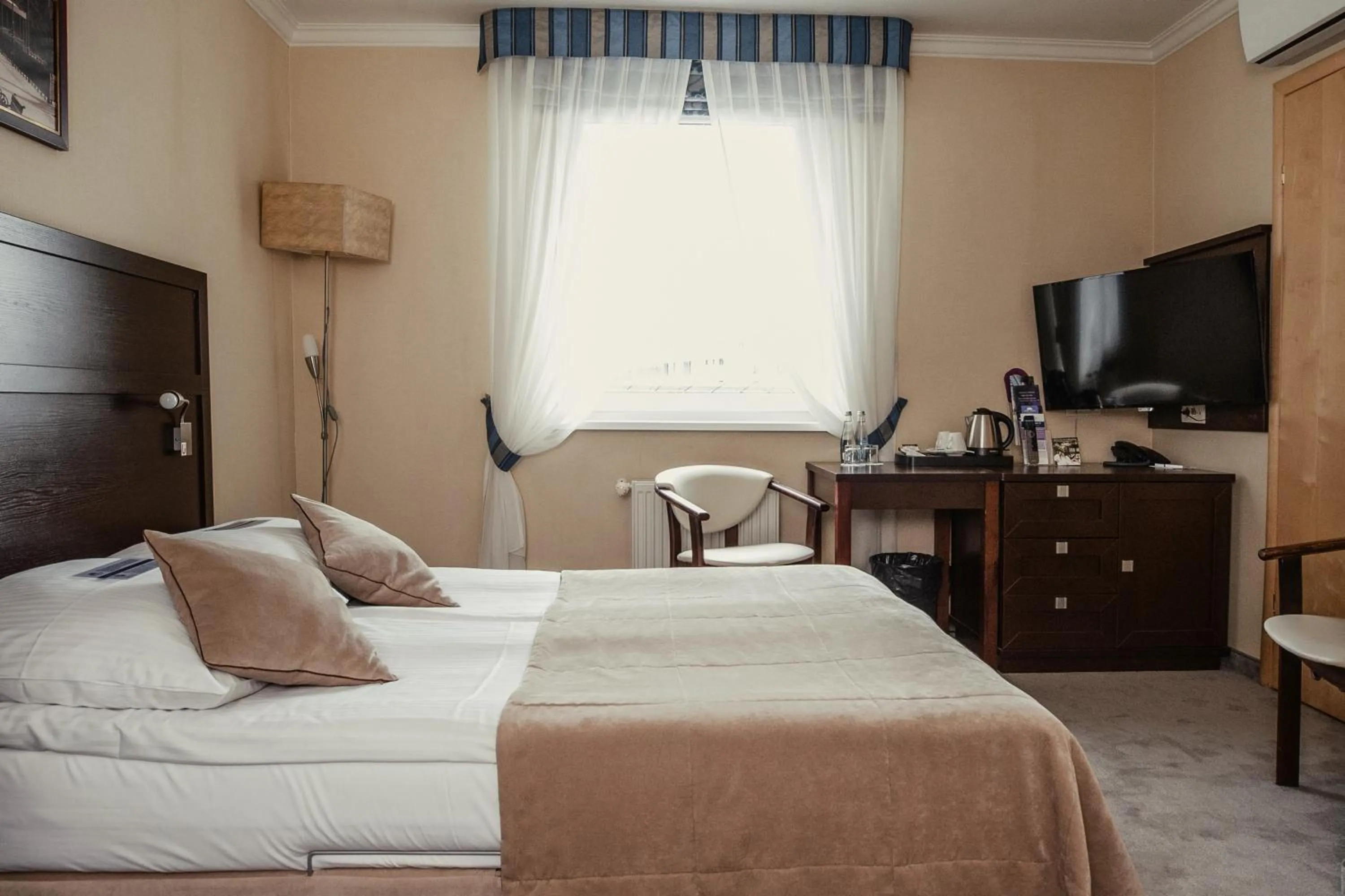 Photo of the whole room, Bed in Hotel Aurora Family & SPA