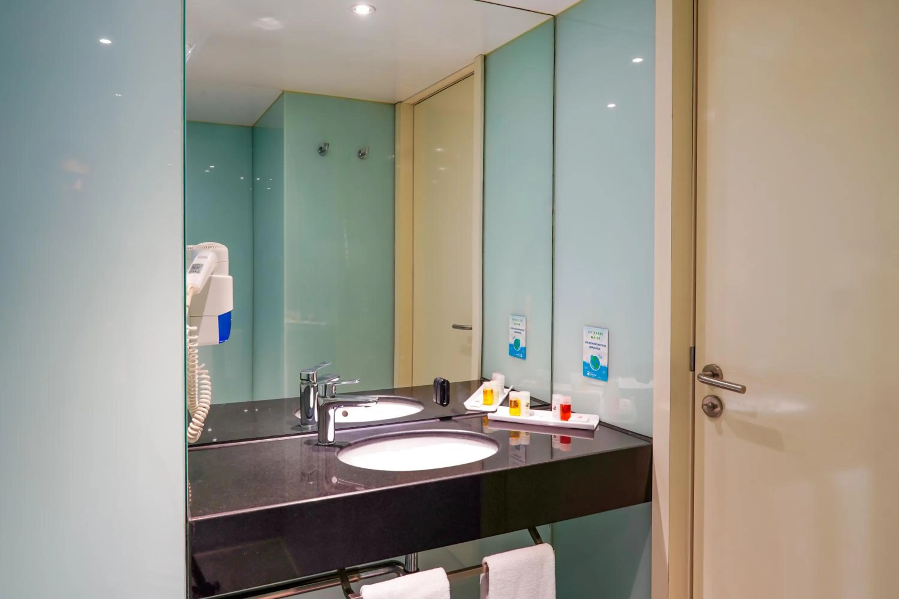 Bathroom in Ramada Encore Istanbul Bayrampasa