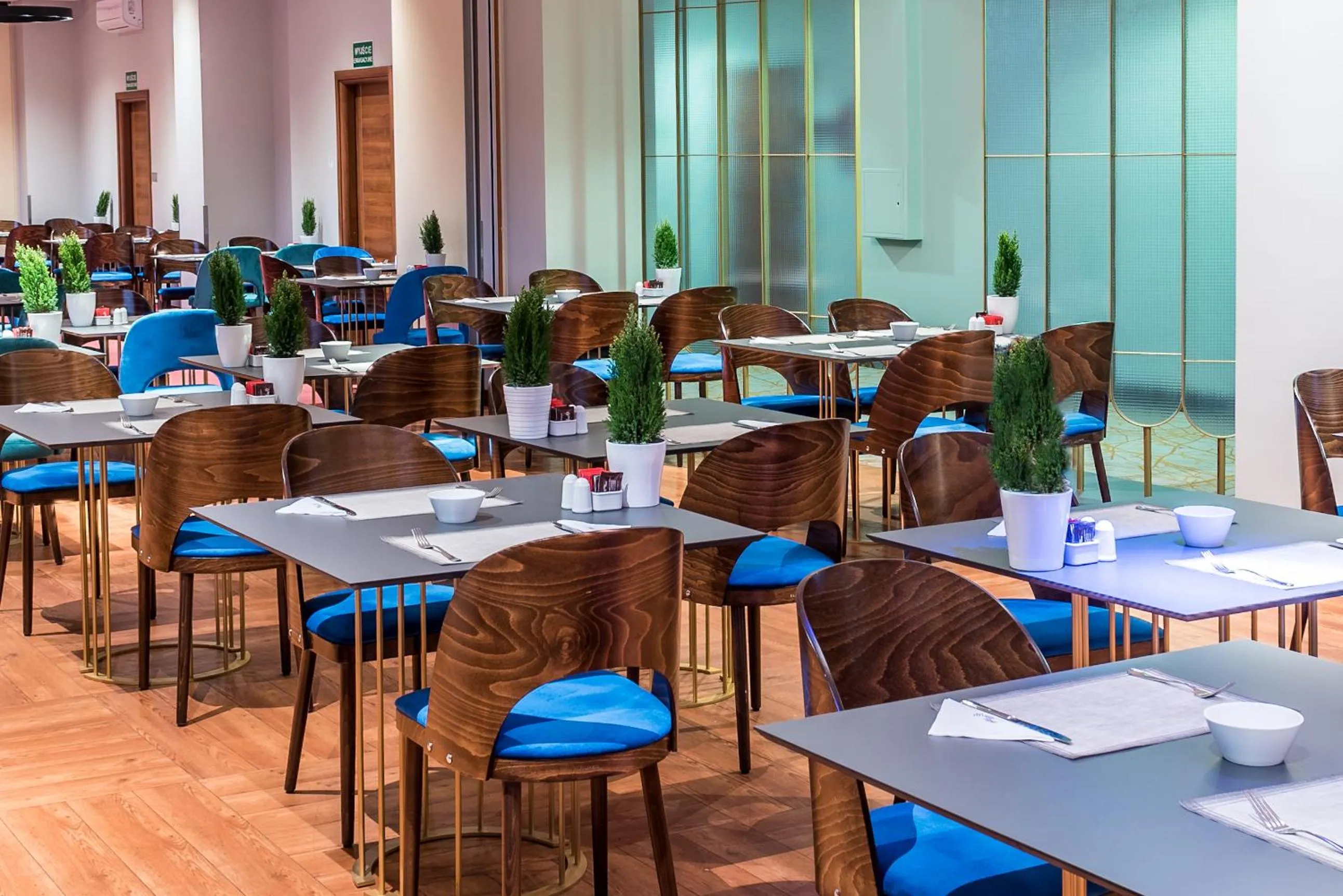 Restaurant/places to eat in Hotel Filmar