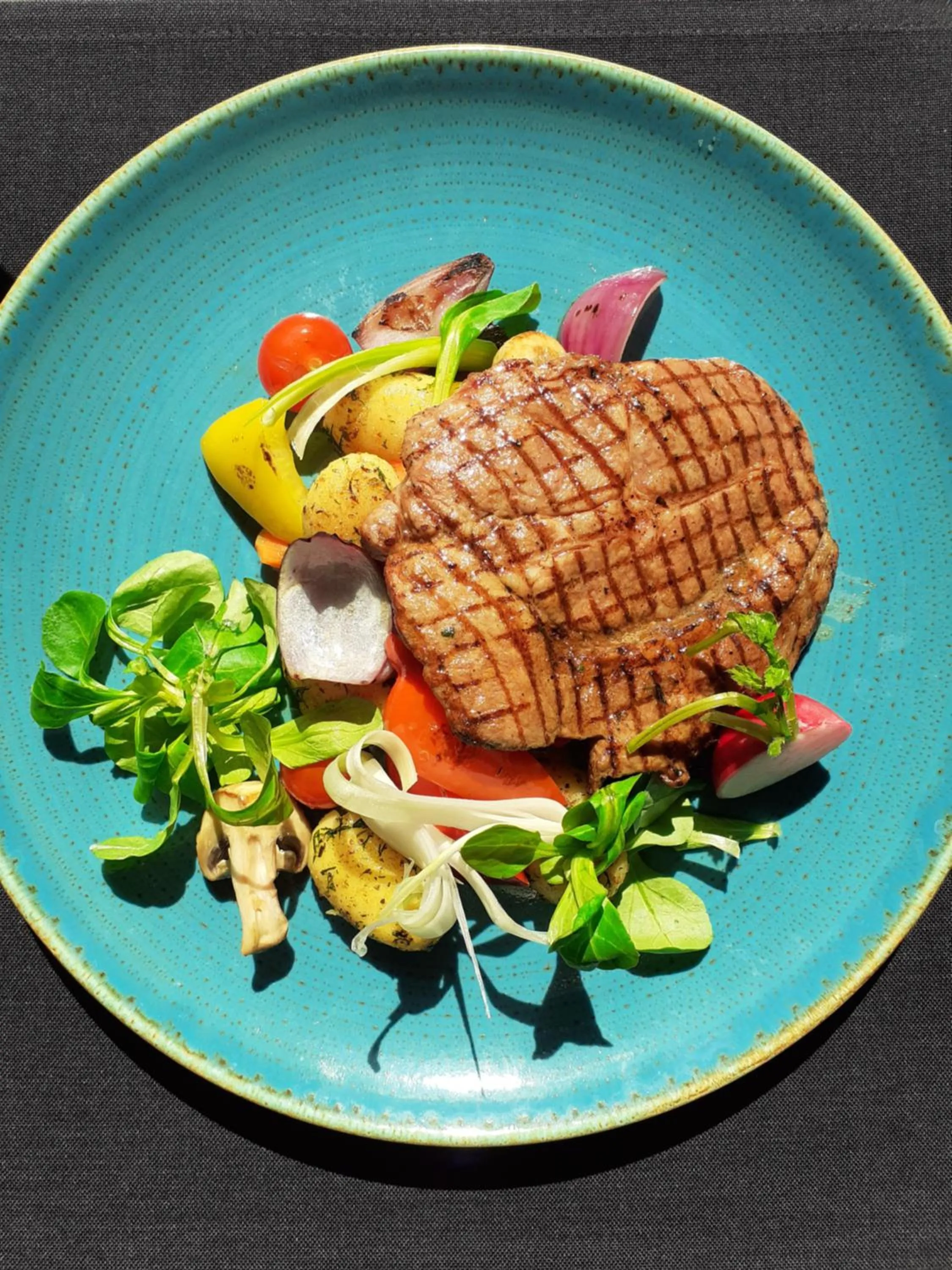 Restaurant/places to eat in Hotel Filmar