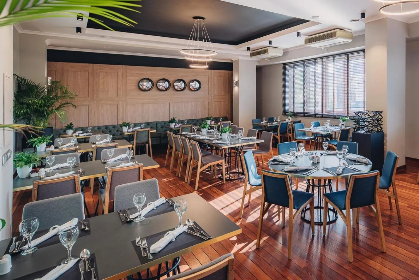 Restaurant/places to eat in Hotel Filmar